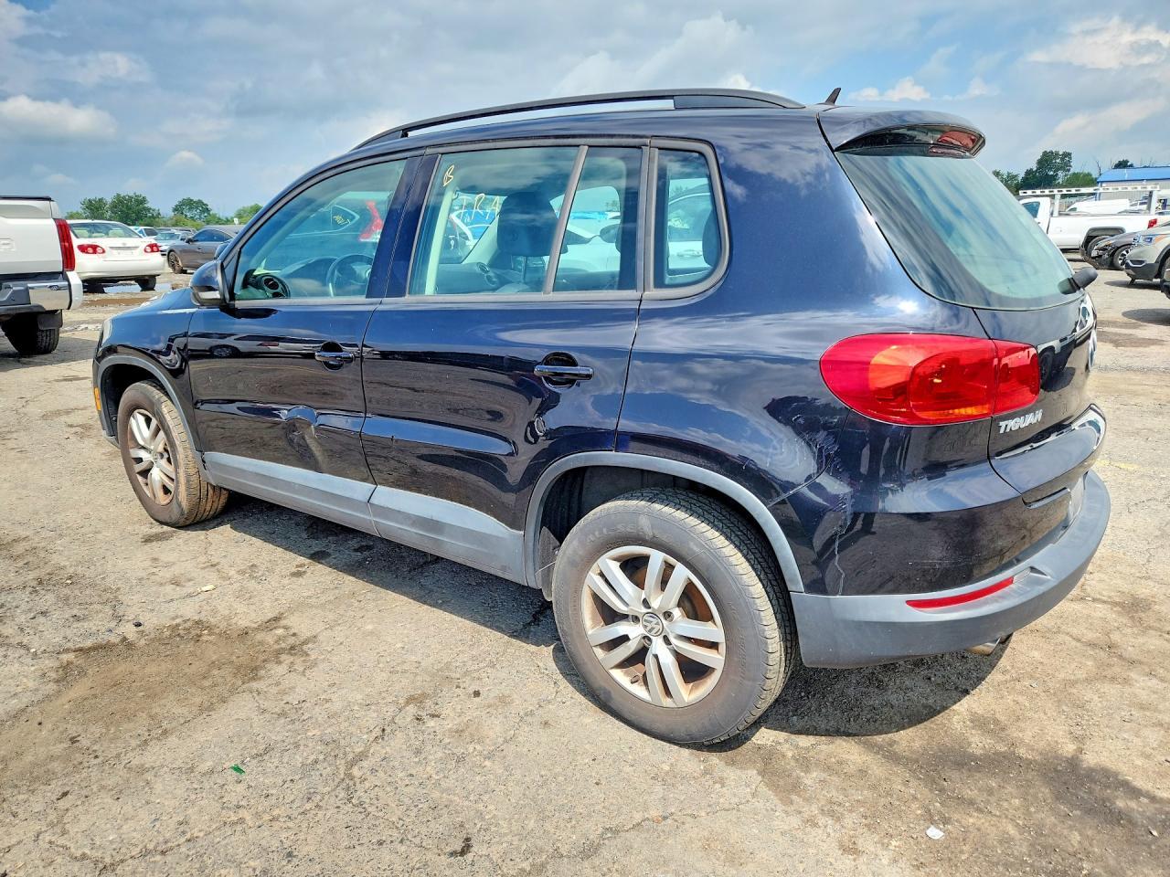 2016 Volkswagen Tiguan, S