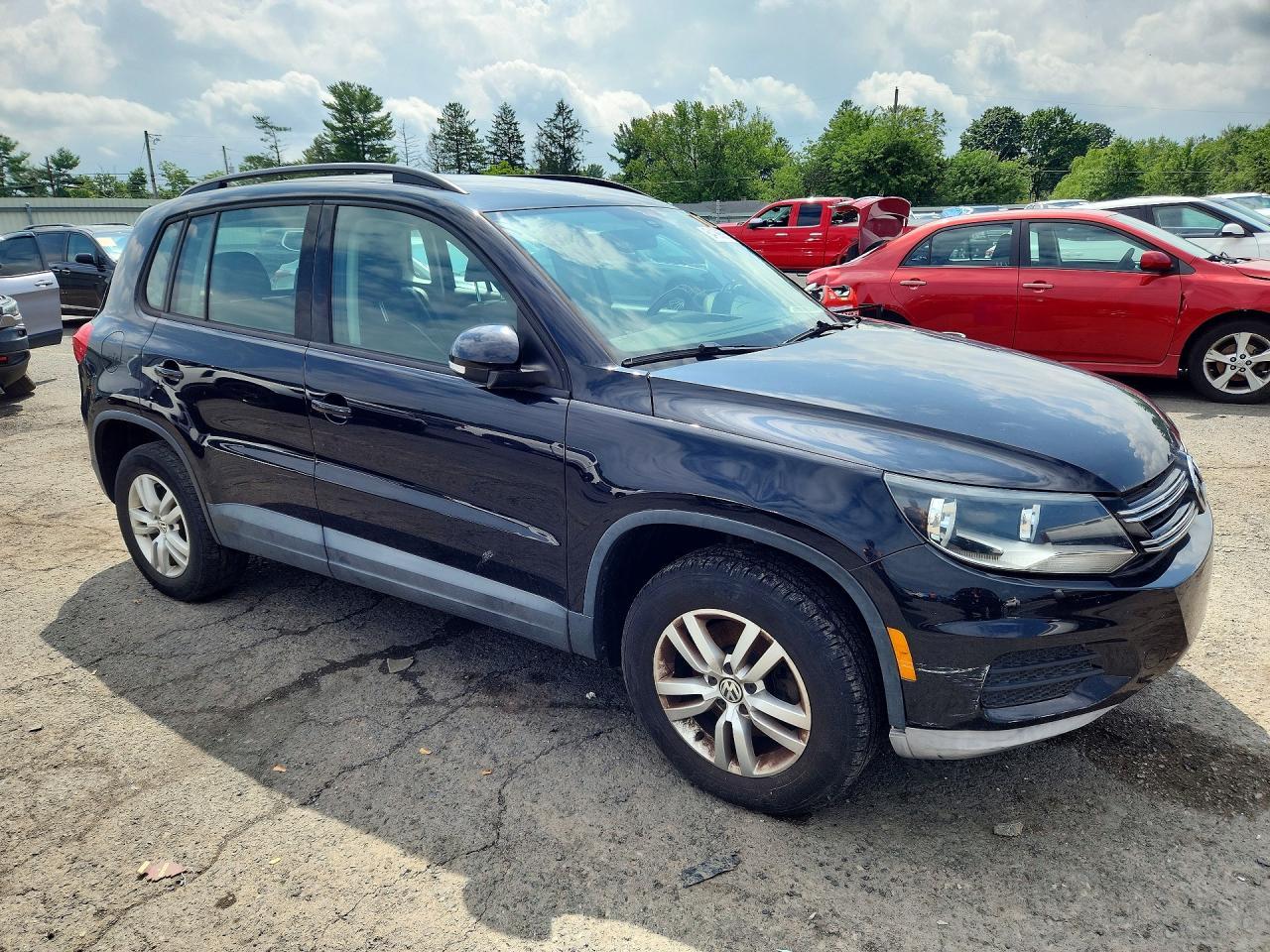 2016 Volkswagen Tiguan, S