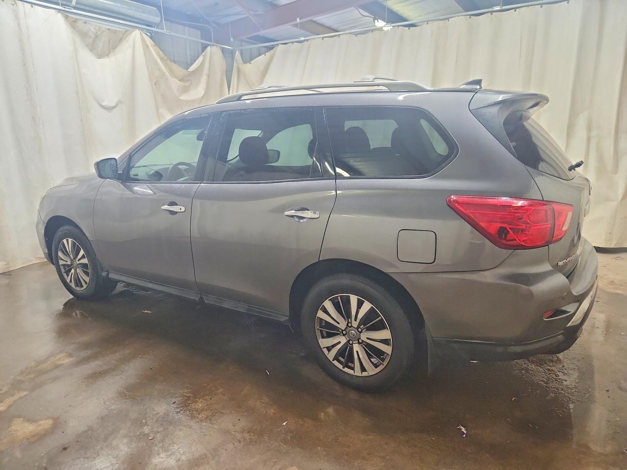 2019 Nissan Pathfinder, S