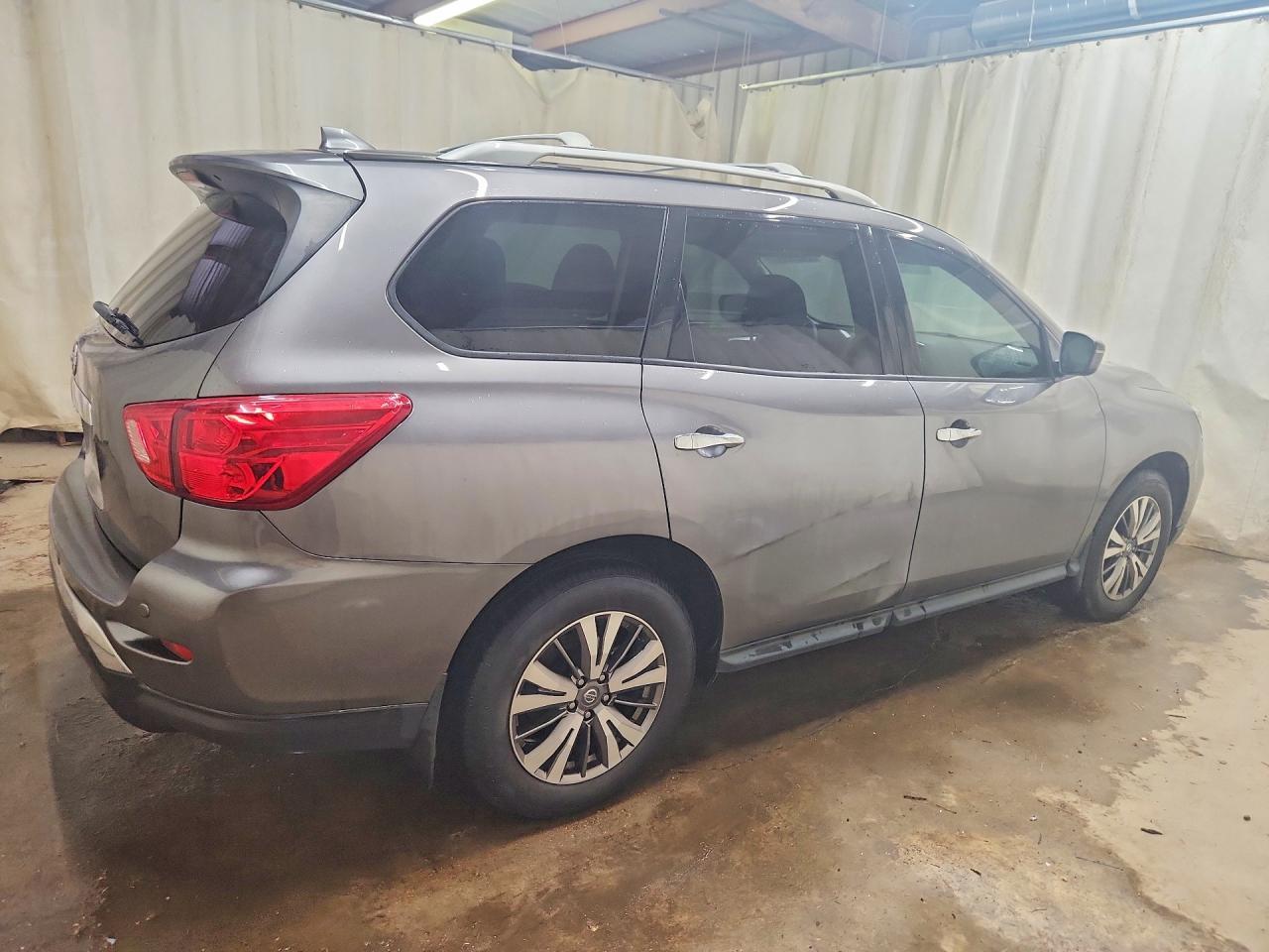 2019 Nissan Pathfinder, S