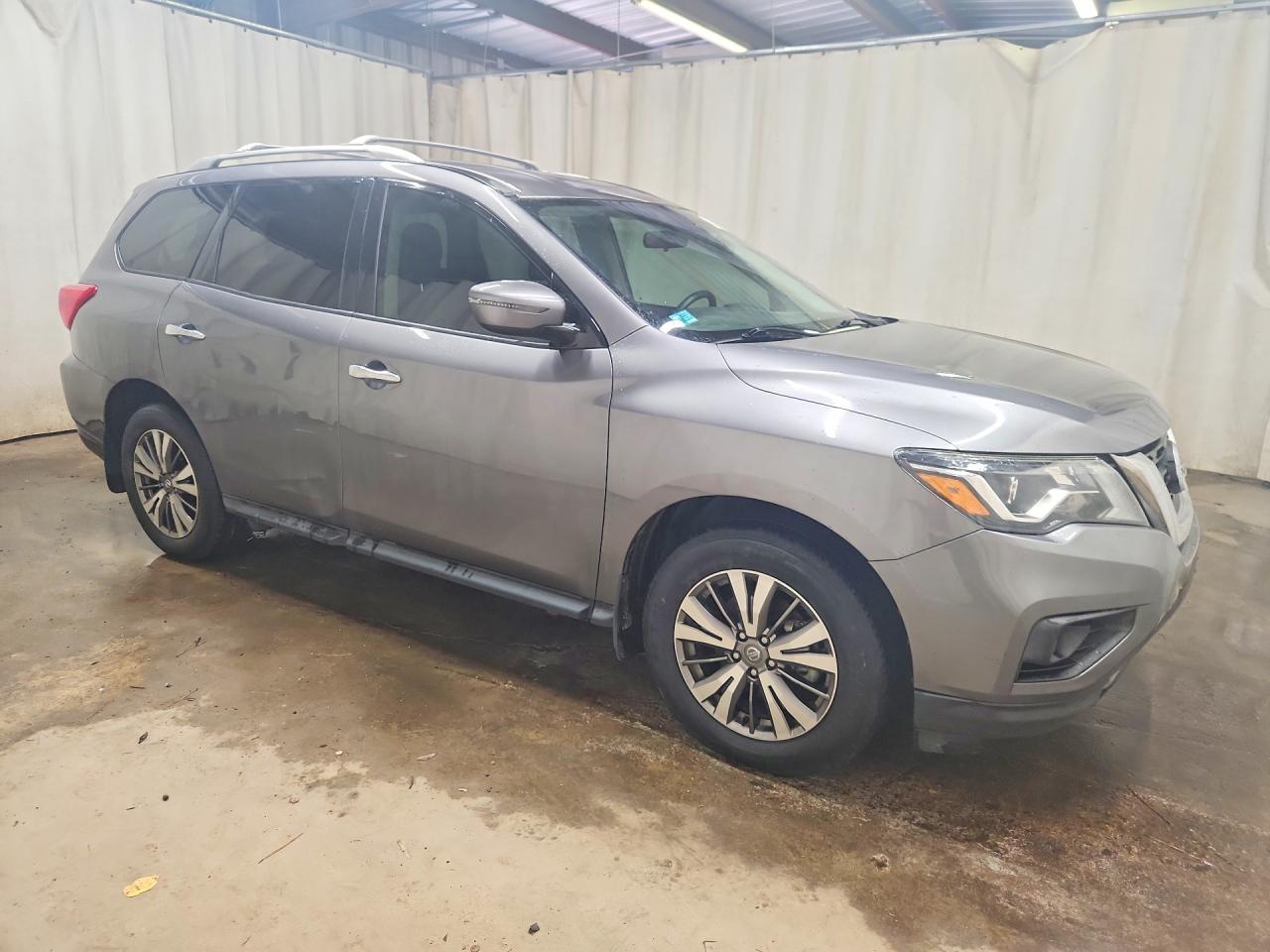 2019 Nissan Pathfinder, S
