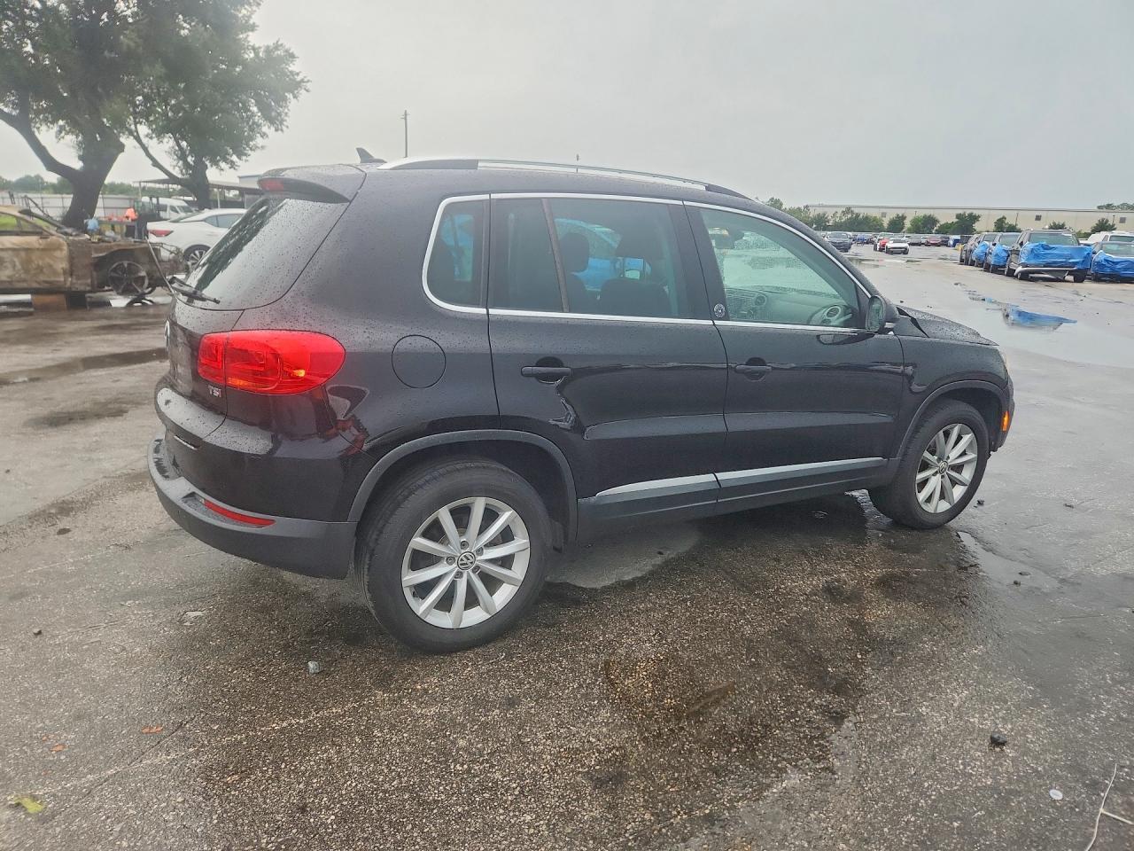 2017 Volkswagen Tiguan, Wolfs...