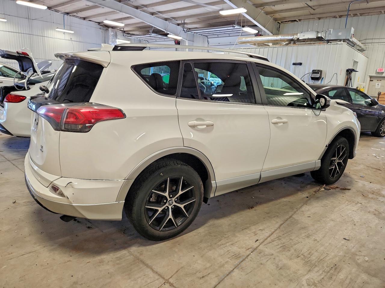 2016 Toyota RAV4, SE