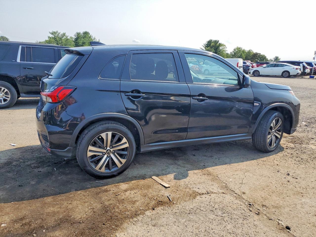 2020 Mitsubishi Outlander, ES