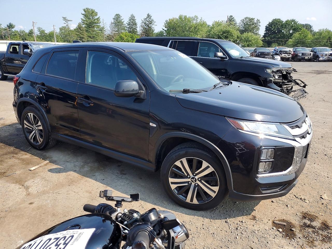 2020 Mitsubishi Outlander, ES