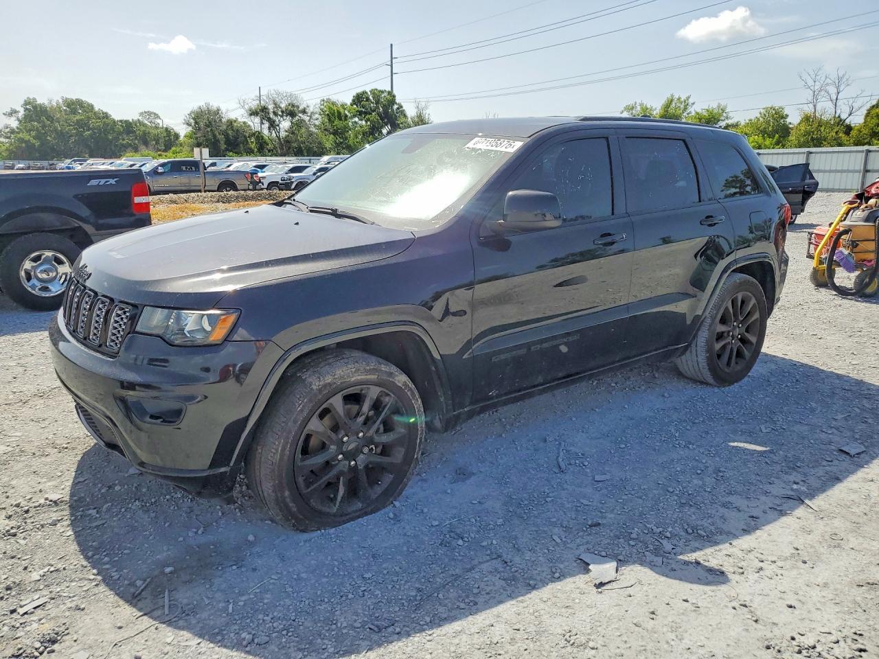 2018 Jeep Grand Cherokee, Laredo