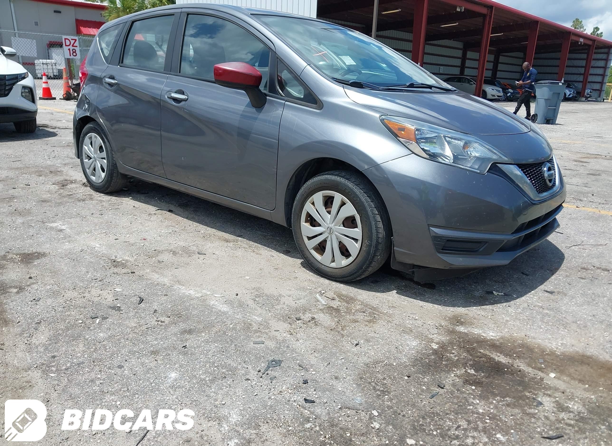 2017 Nissan Versa, Note SV