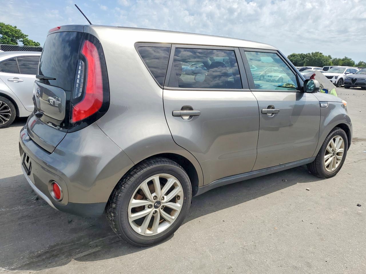 2017 KIA Soul, +
