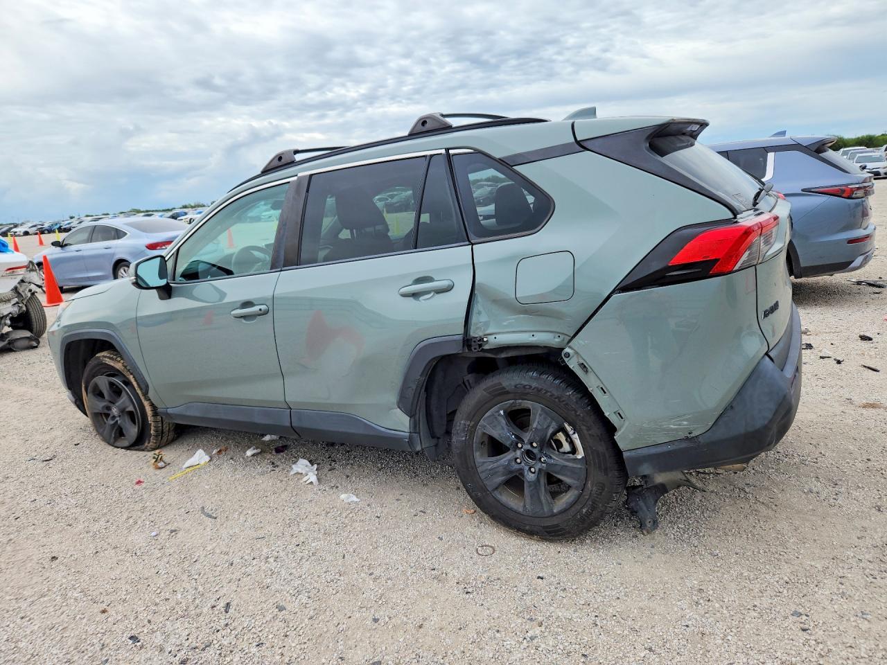 2020 Toyota RAV4, Xle