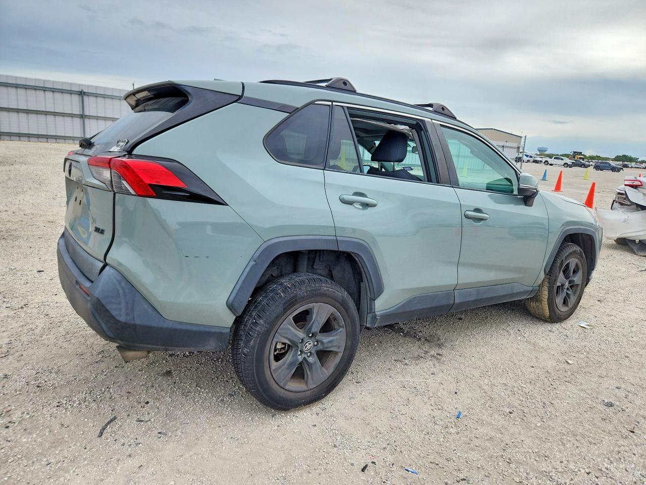 2020 Toyota RAV4, Xle