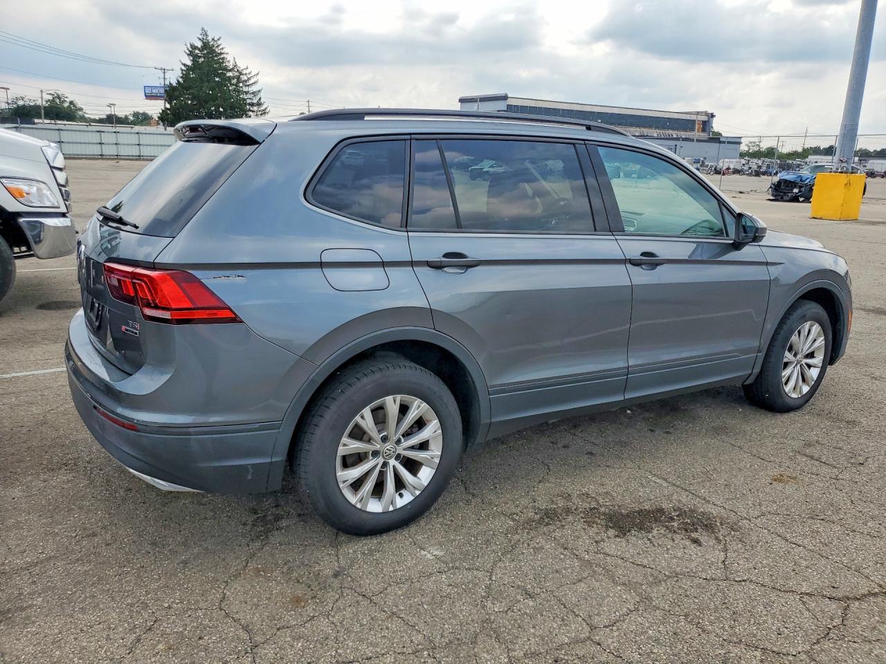 2018 Volkswagen Tiguan, S