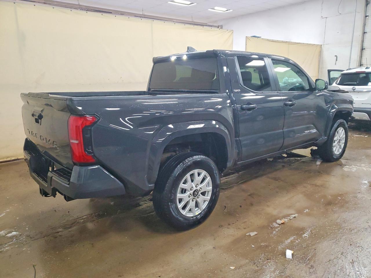 2025 Toyota Tacoma, SR5