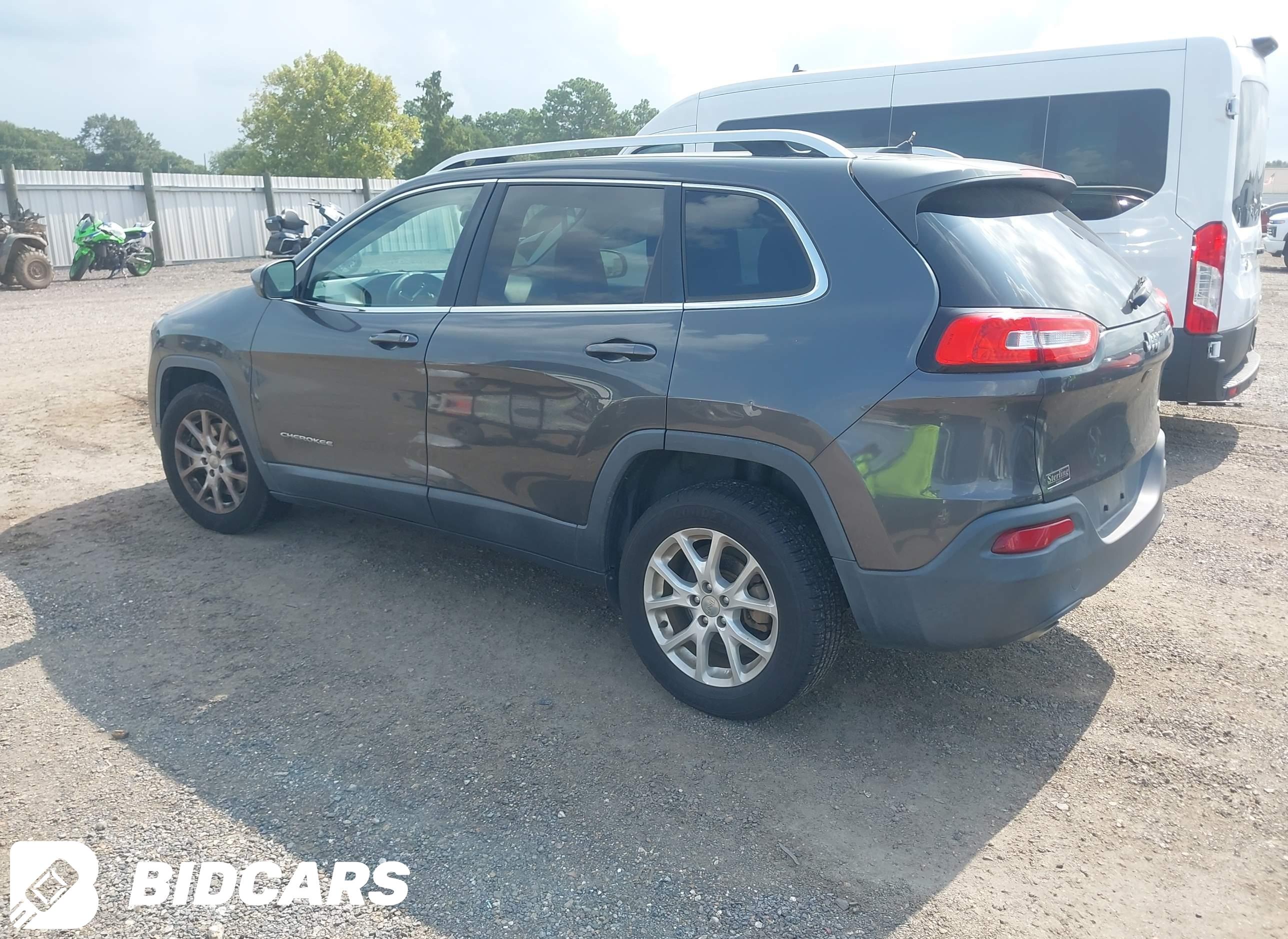 2015 Jeep Cherokee, Latitude