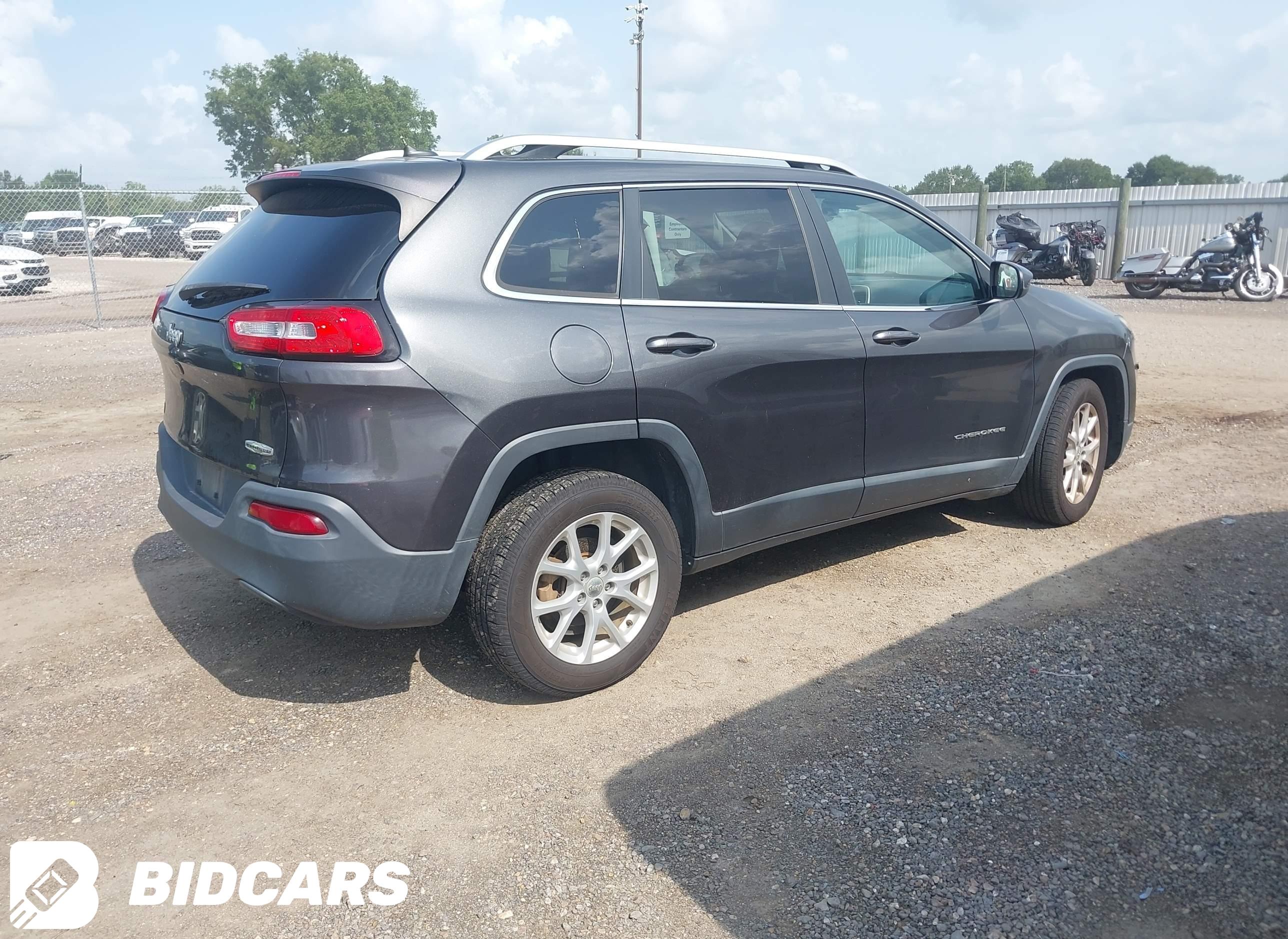 2015 Jeep Cherokee, Latitude