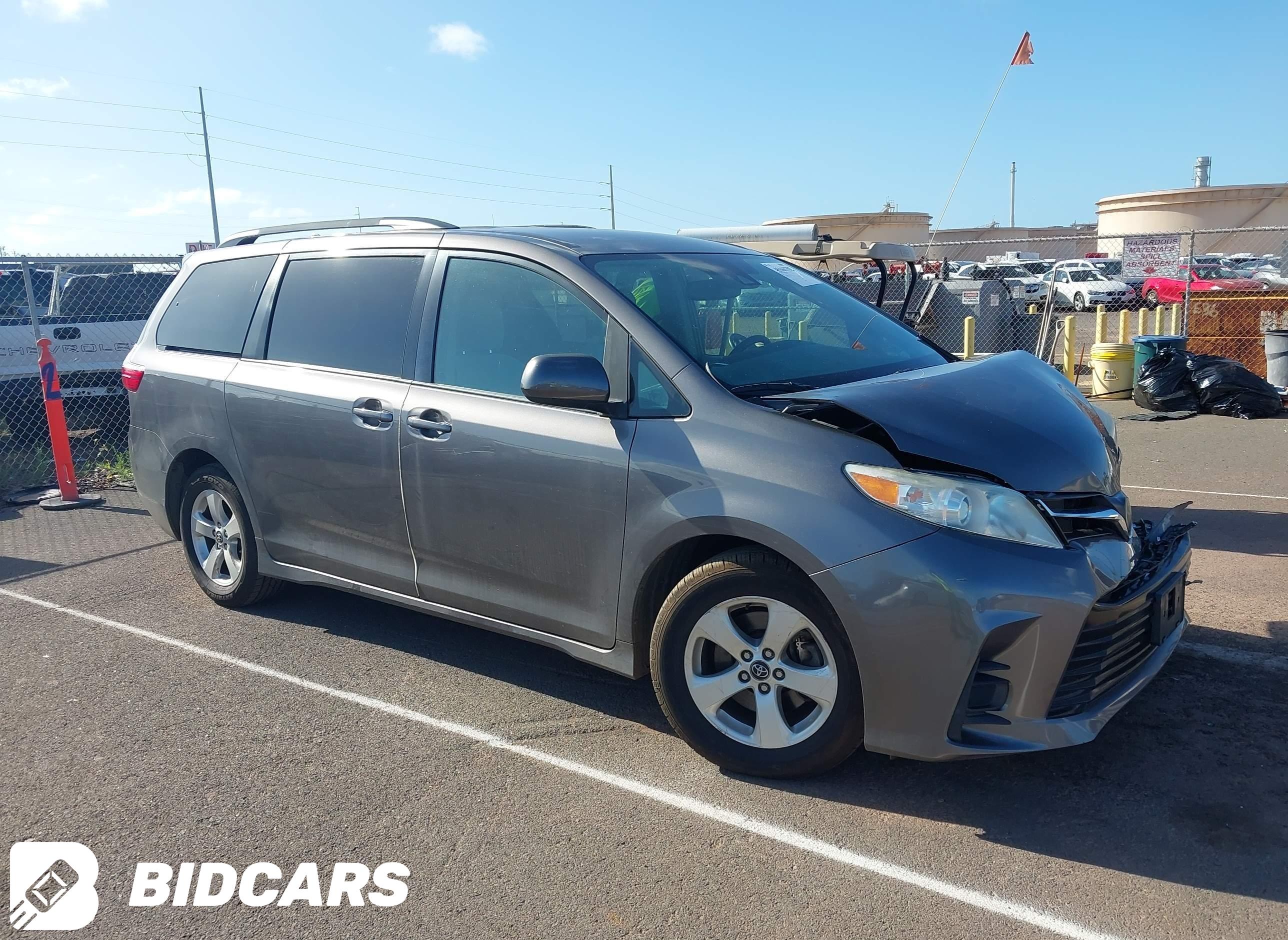 2018 Toyota Sienna, LE