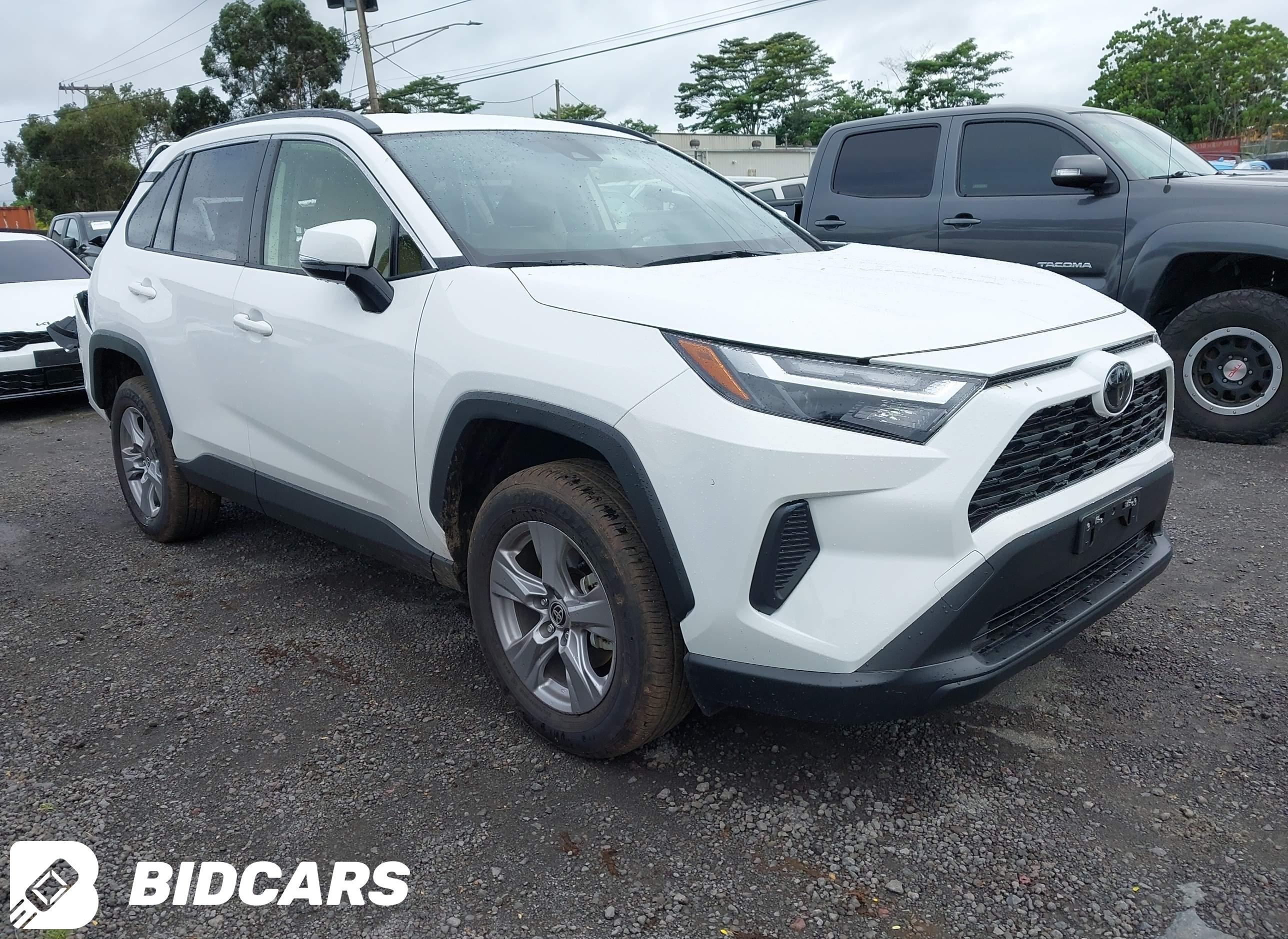 2025 Toyota RAV4, Xle