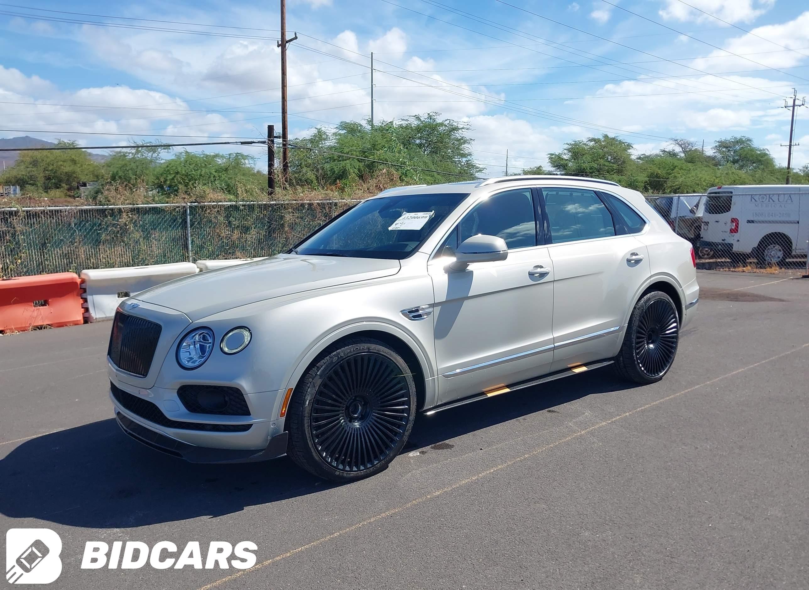 2018 Bentley Bentayga, Activi...