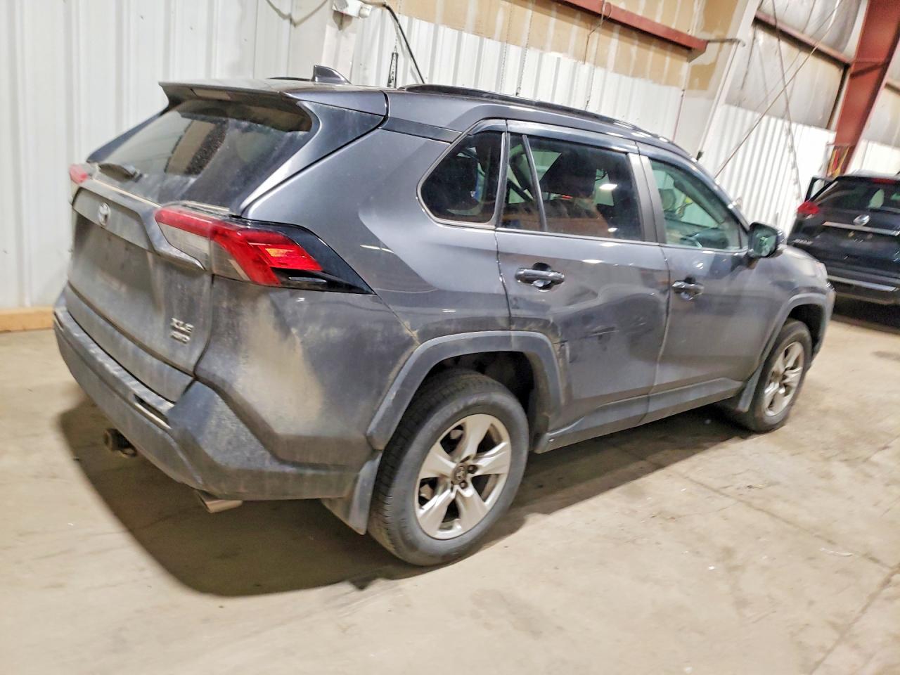 2021 Toyota RAV4, Xle