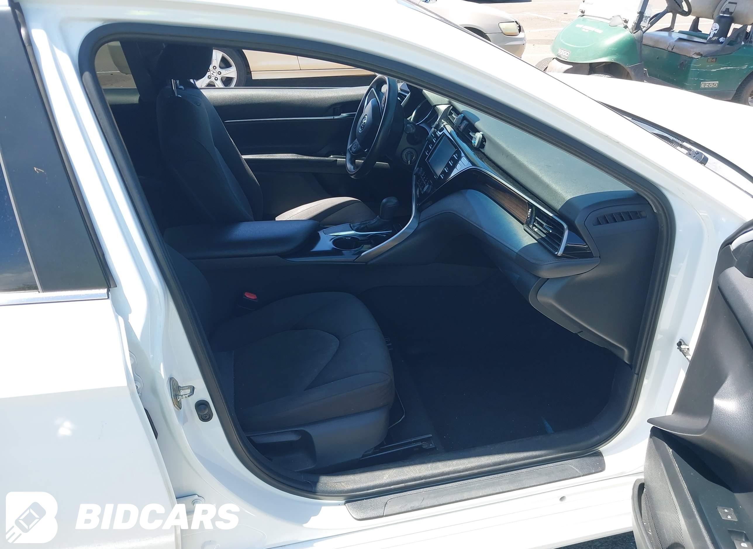 2020 Toyota Camry, LE