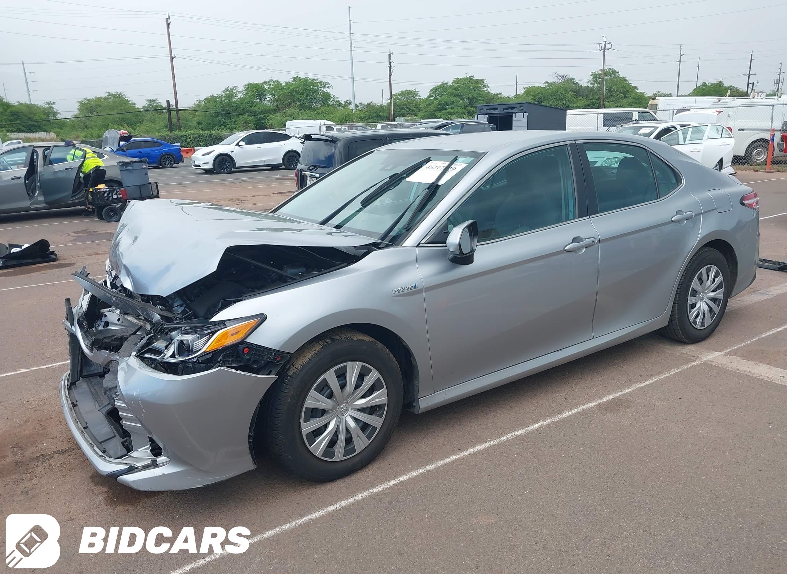 2020 Toyota Camry, Le Hybrid