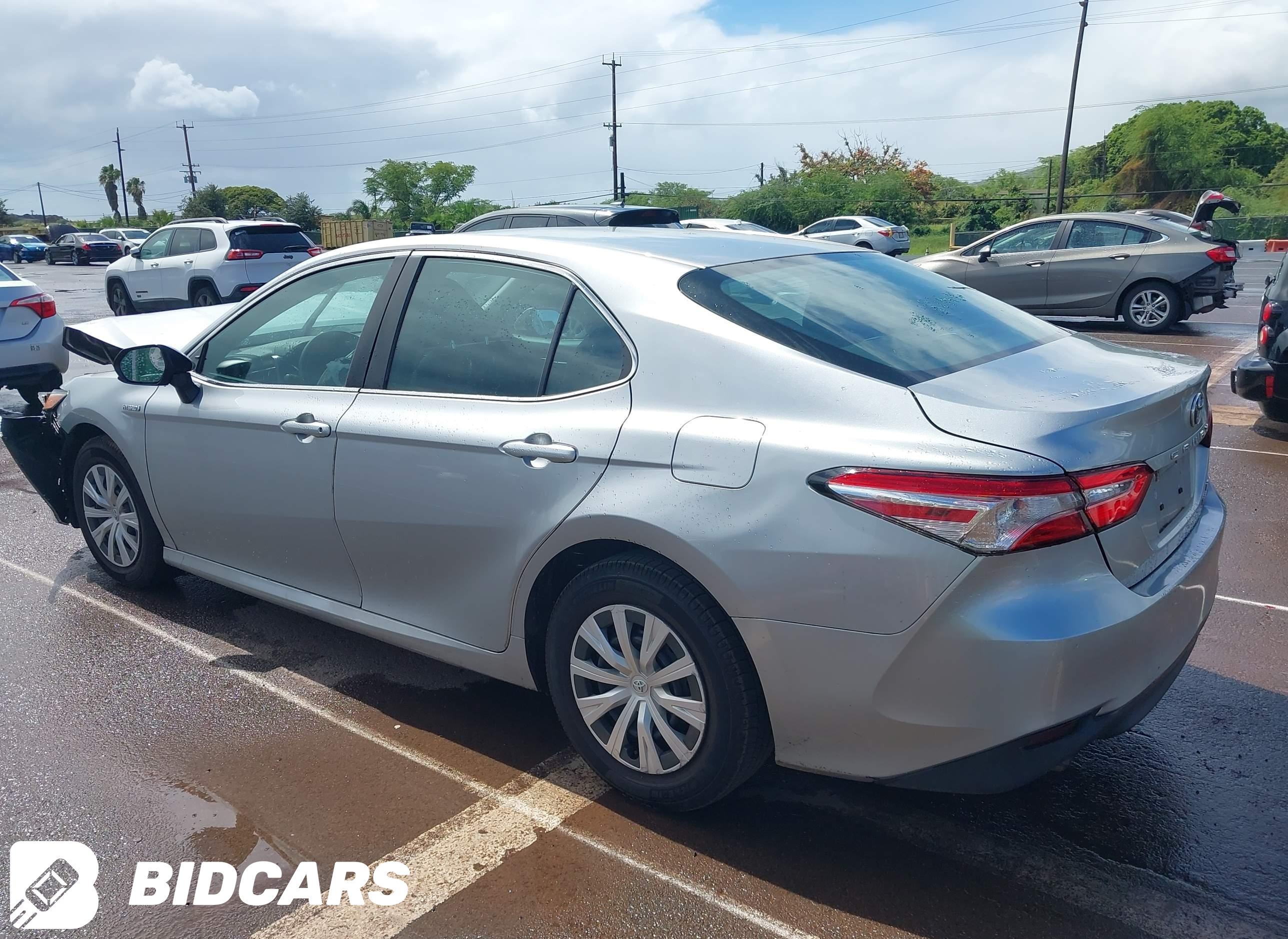 2020 Toyota Camry, Le Hybrid