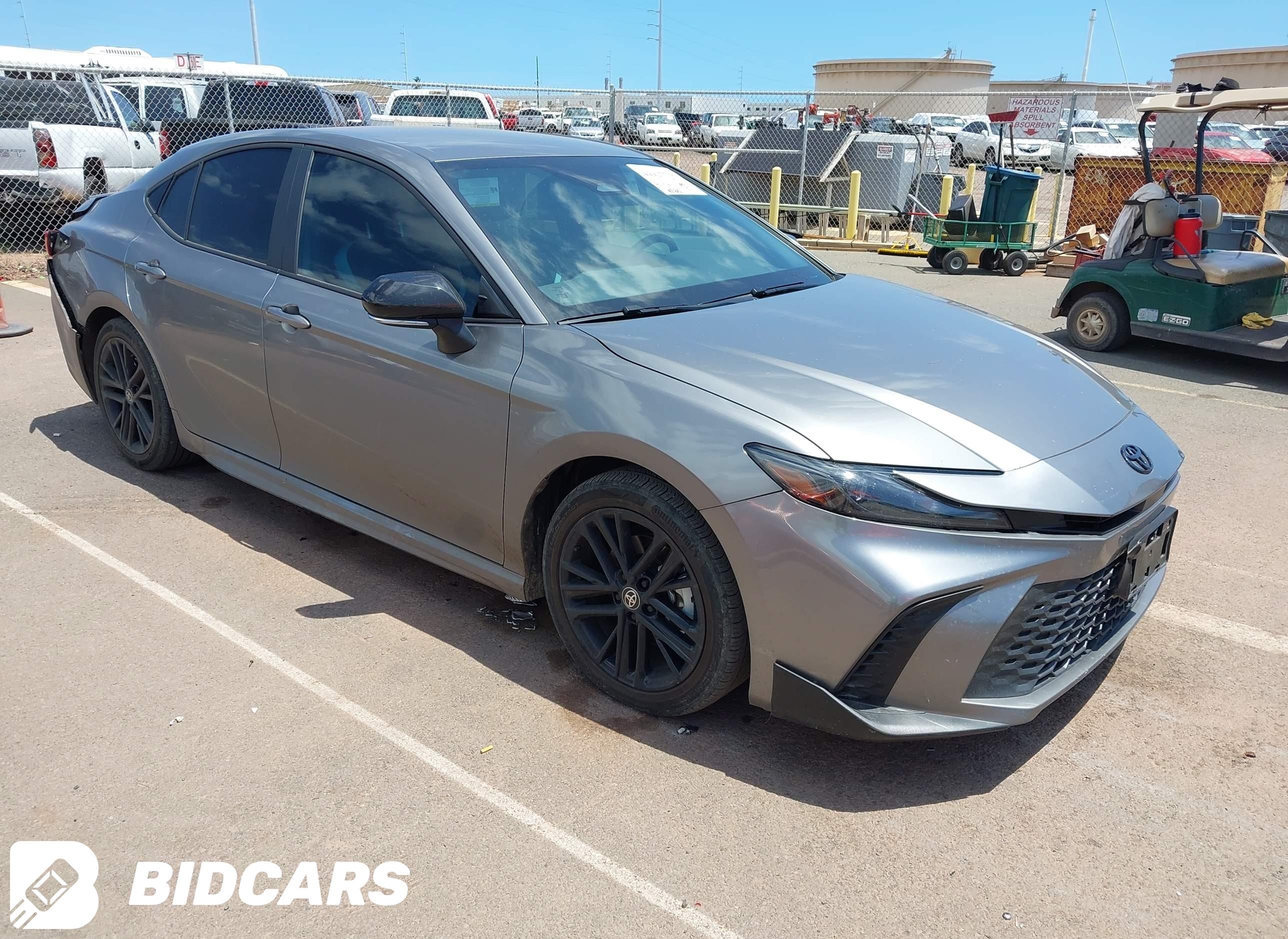 2025 Toyota Camry, SE