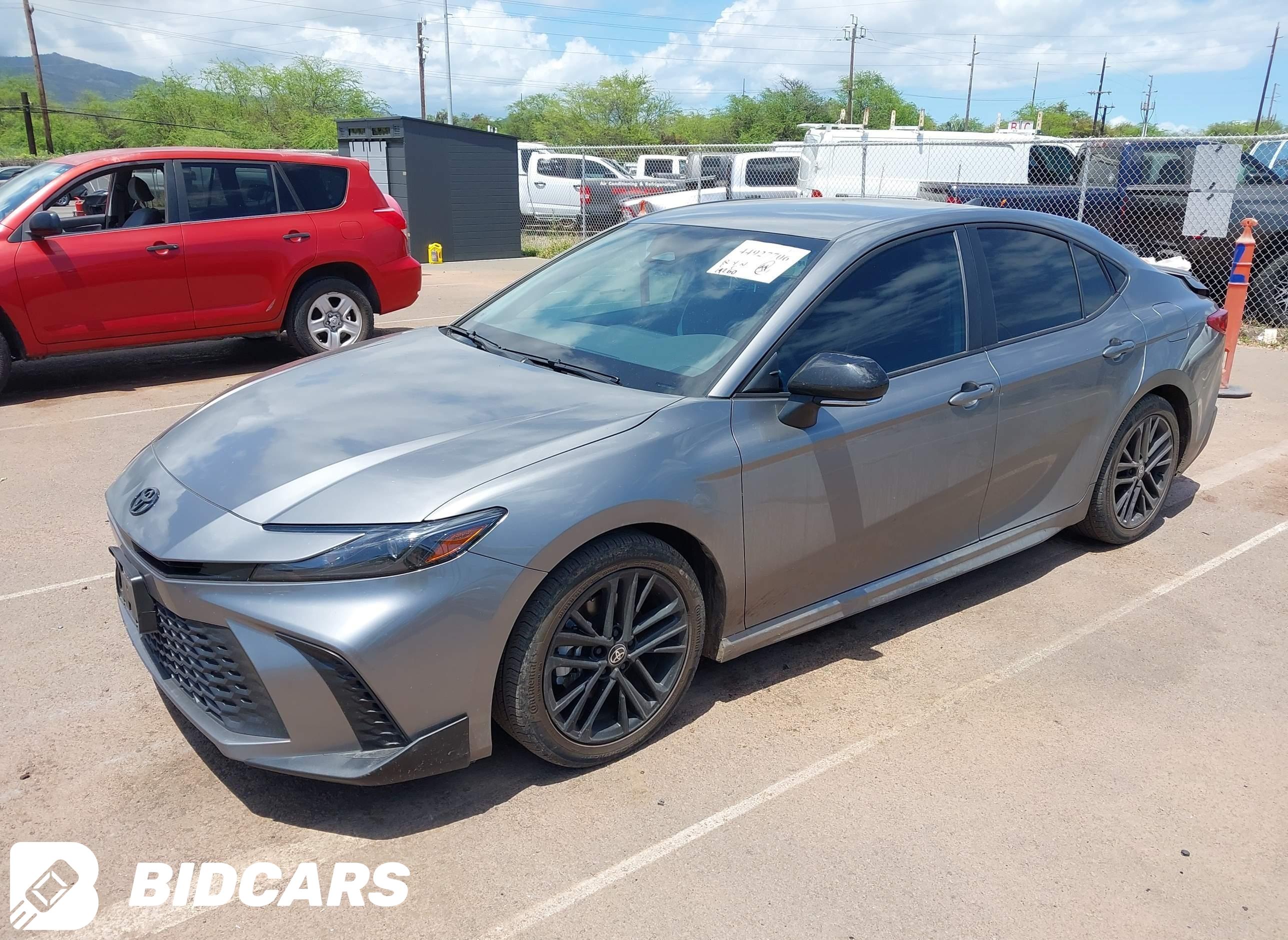 2025 Toyota Camry, SE