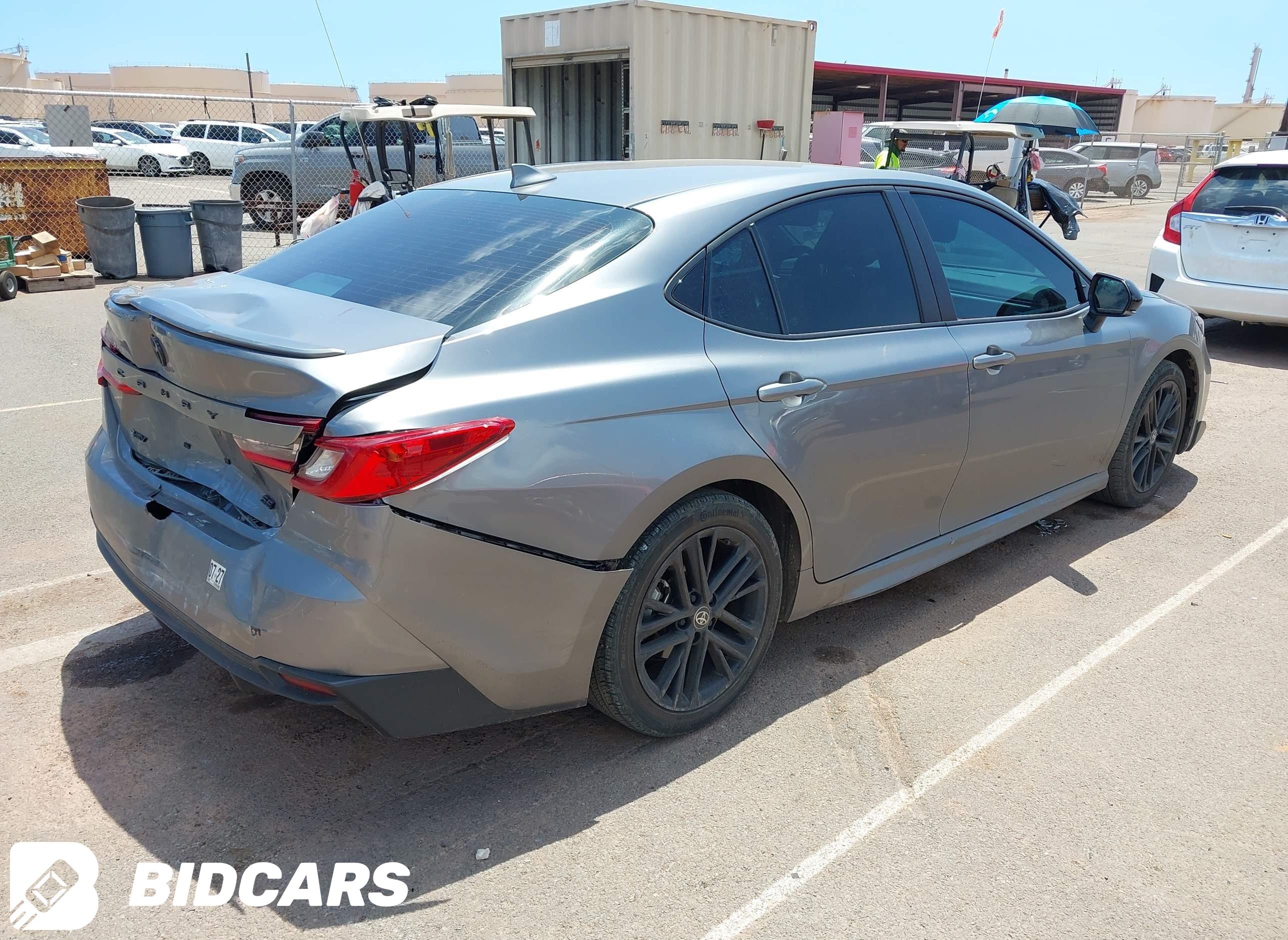 2025 Toyota Camry, SE