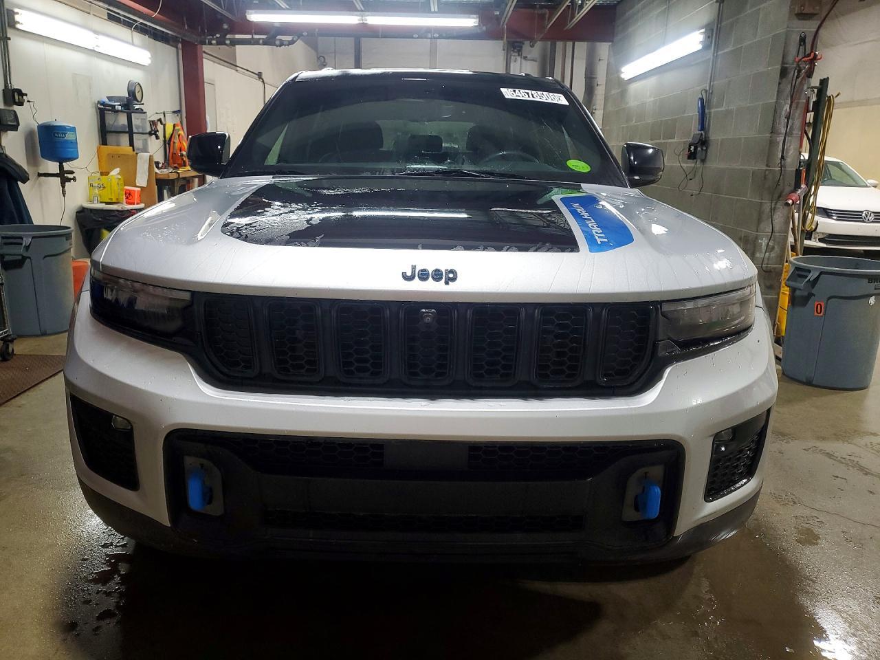 2022 Jeep Grand Cherokee, Tra...