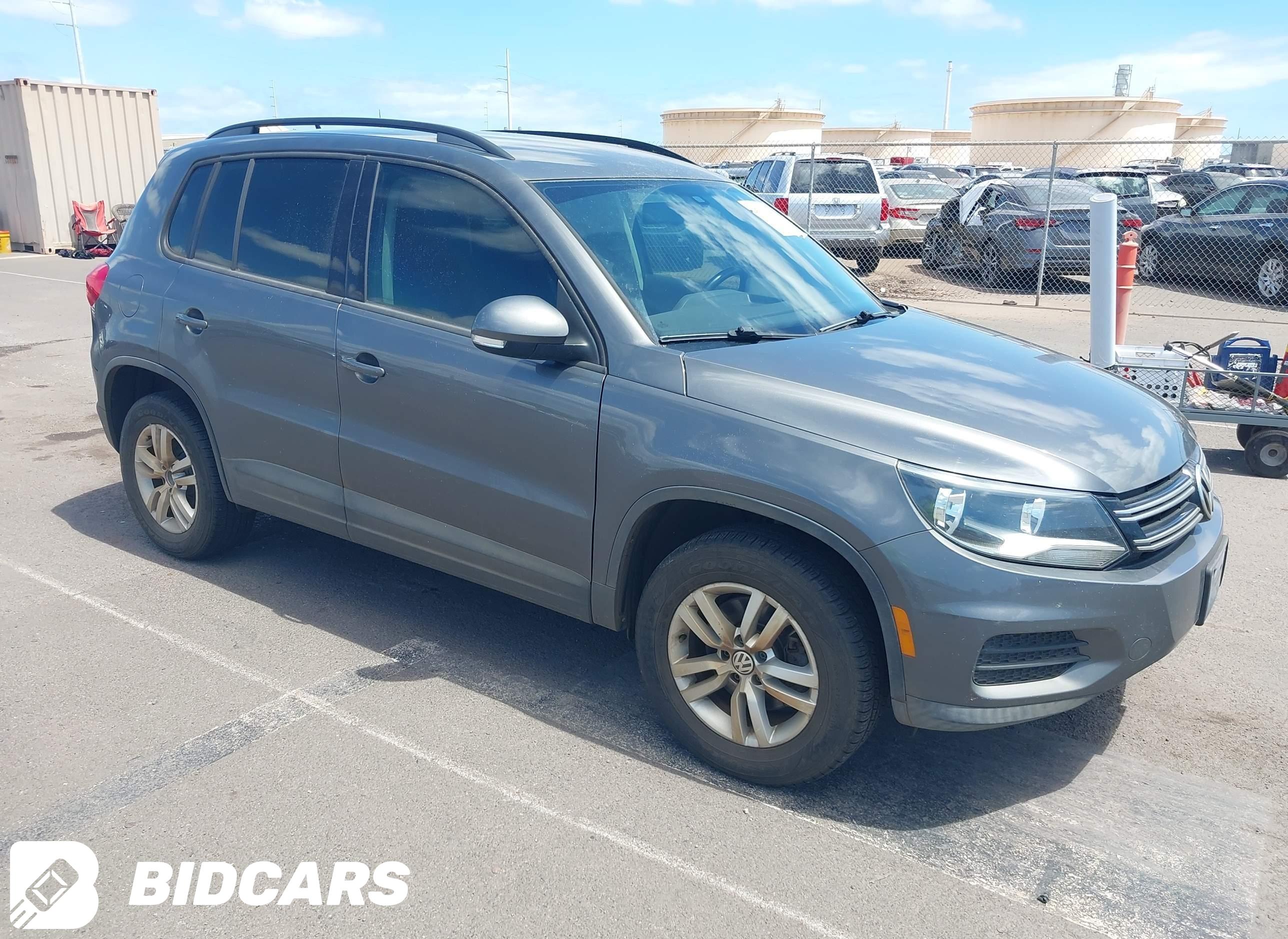 2016 Volkswagen Tiguan, S