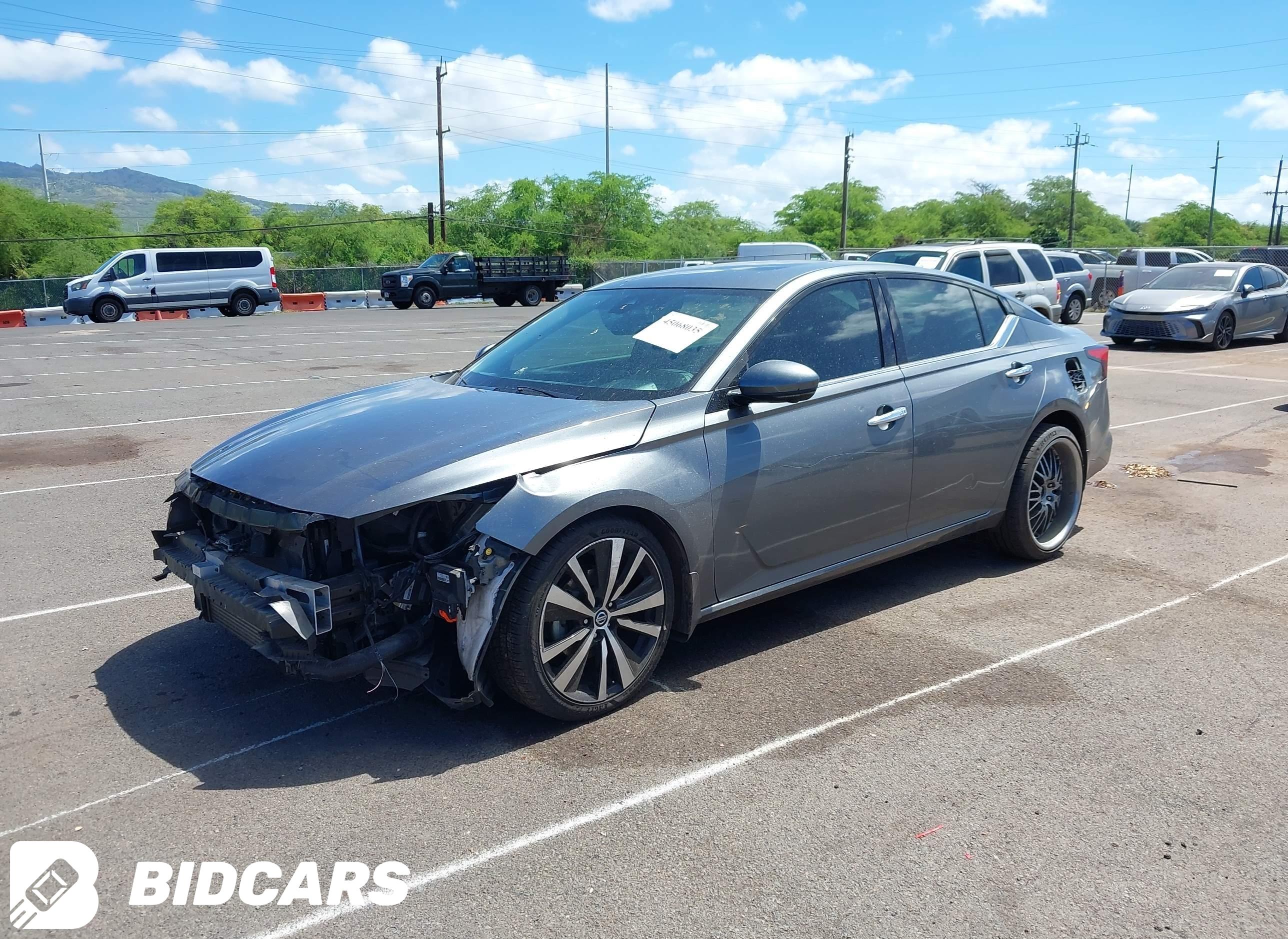 2020 Nissan Altima, Platinum...