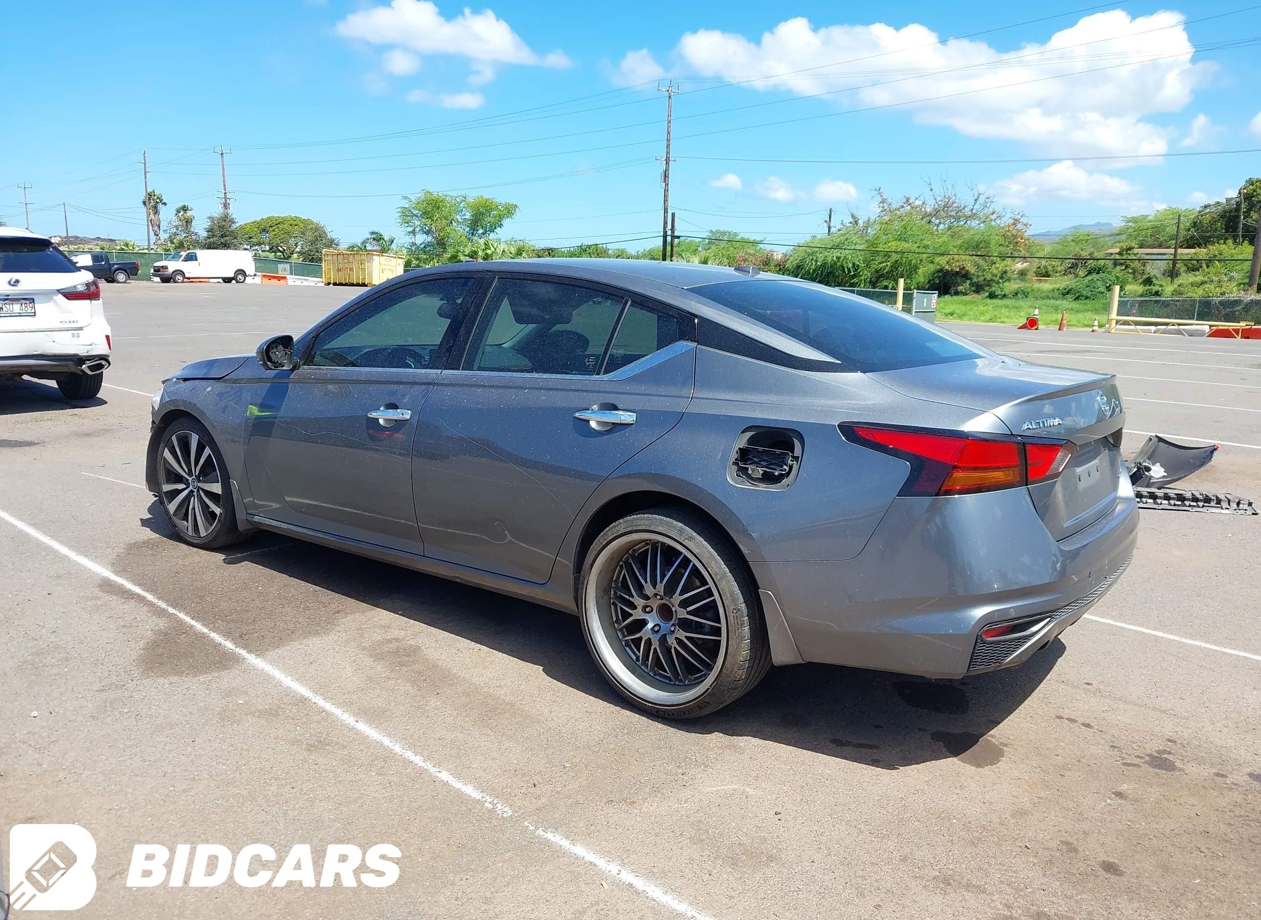 2020 Nissan Altima, Platinum...