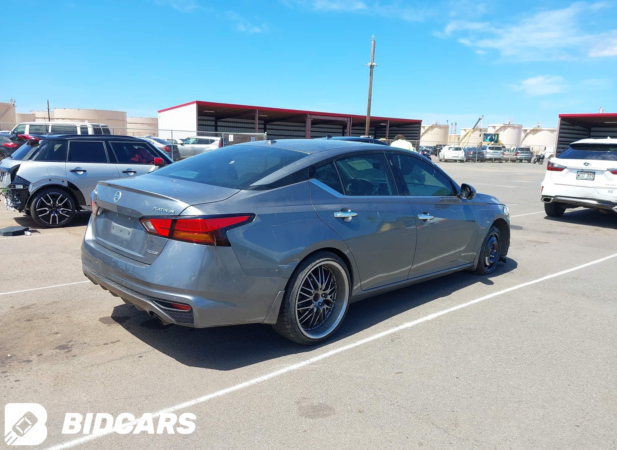 2020 Nissan Altima, Platinum...
