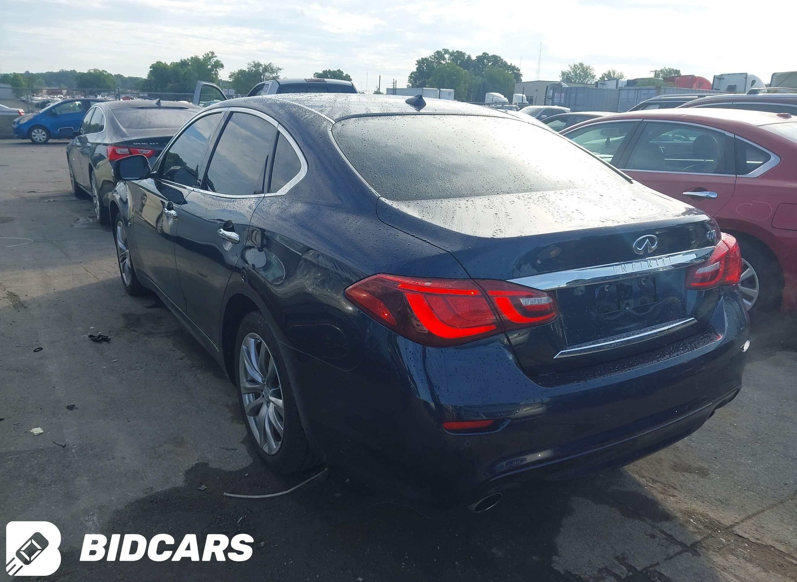 2018 Infiniti Q70, 3.7 Luxe
