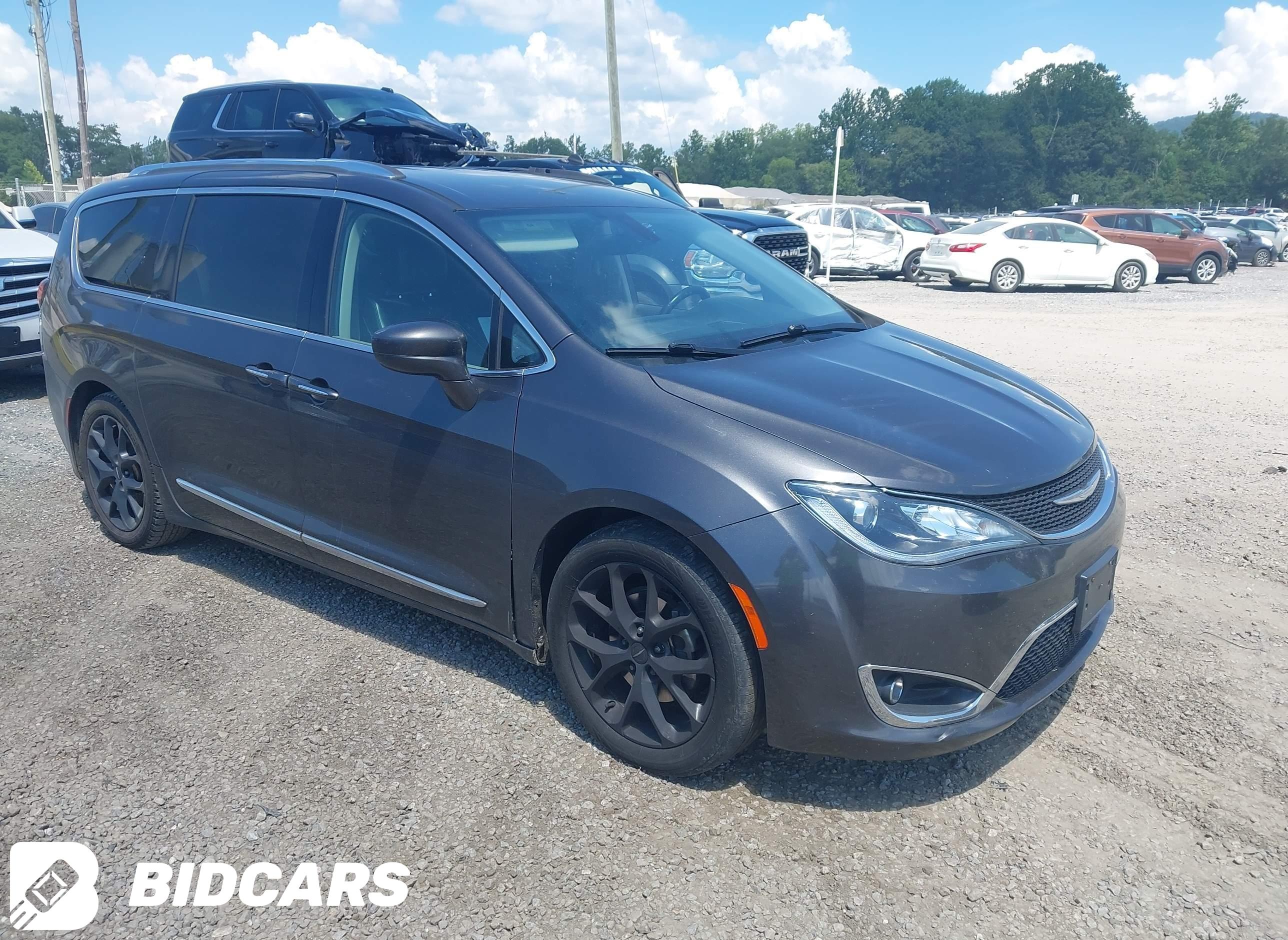 2018 Chrysler Pacifica, Touri...