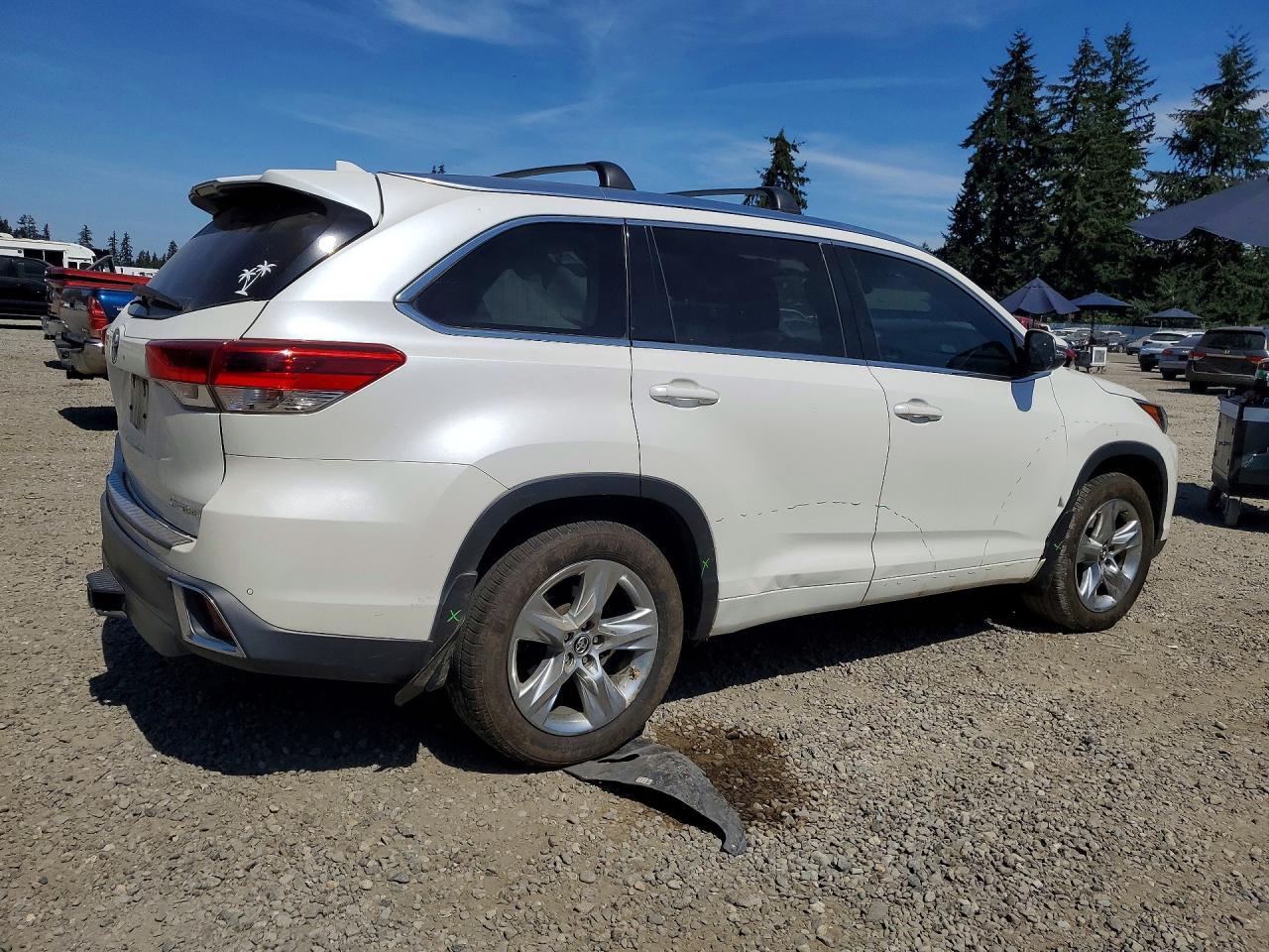 2017 Toyota Highlander, Limited