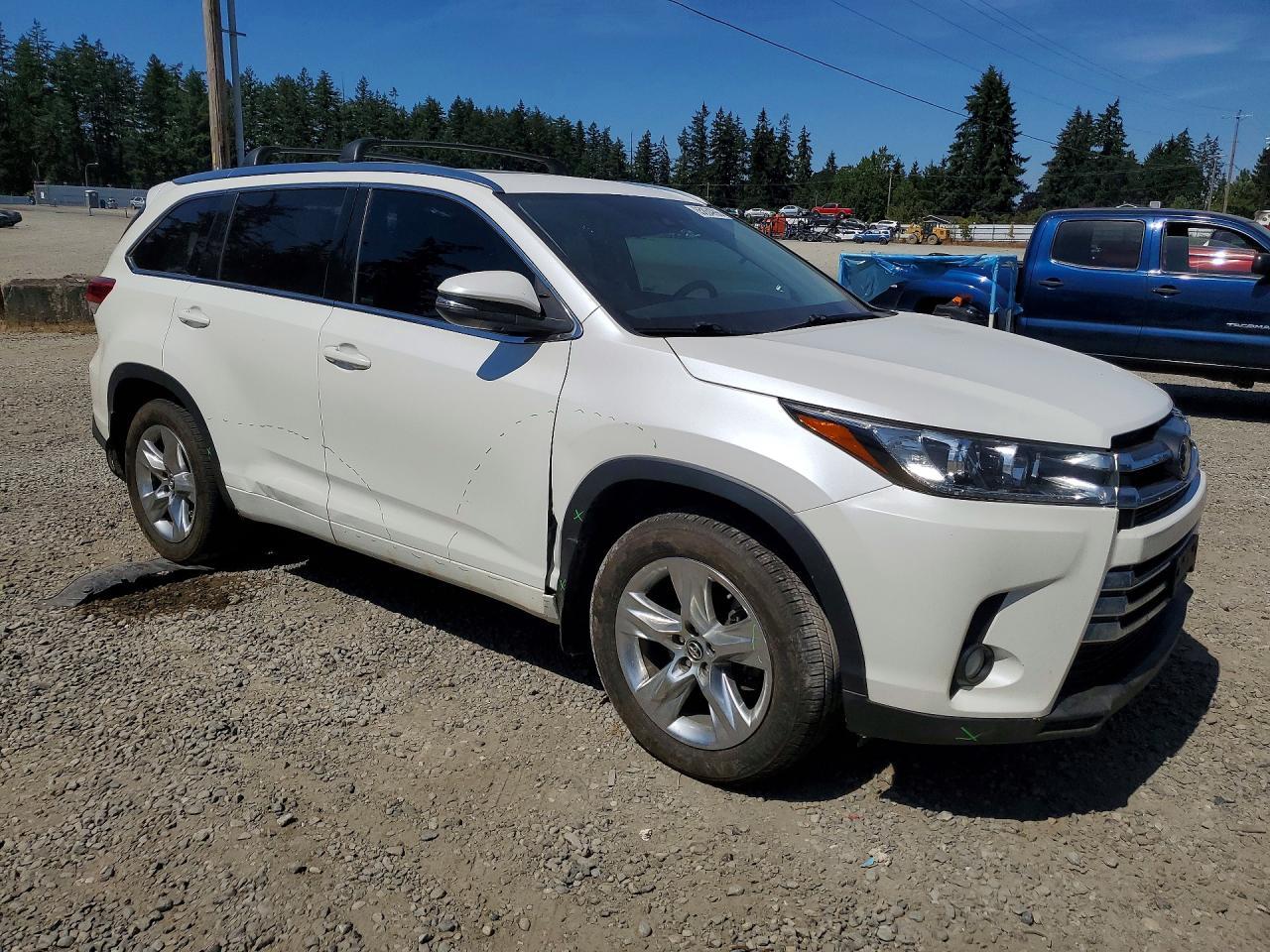 2017 Toyota Highlander, Limited