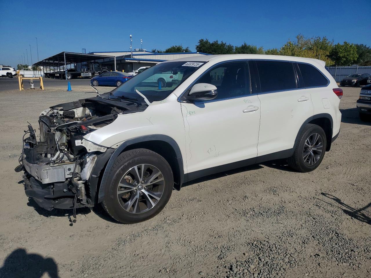 2019 Toyota Highlander, LE
