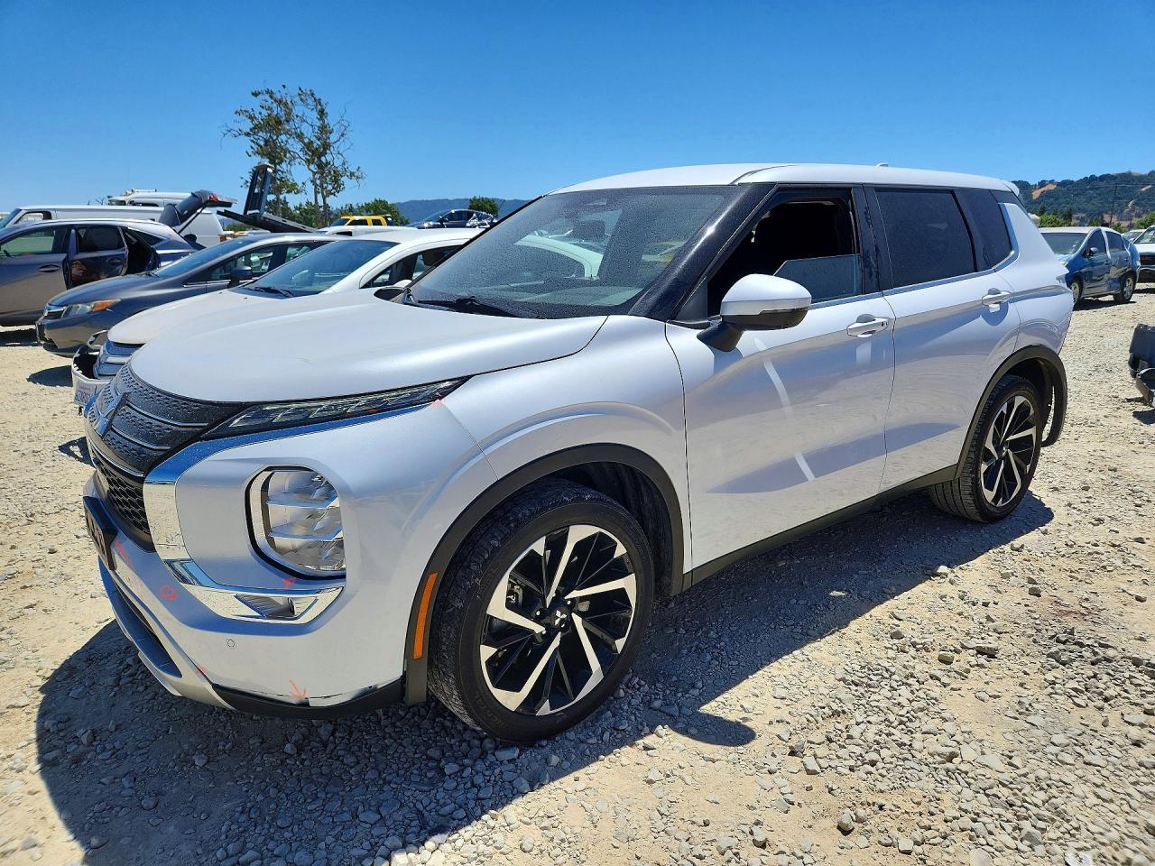 2024 Mitsubishi Outlander, SE