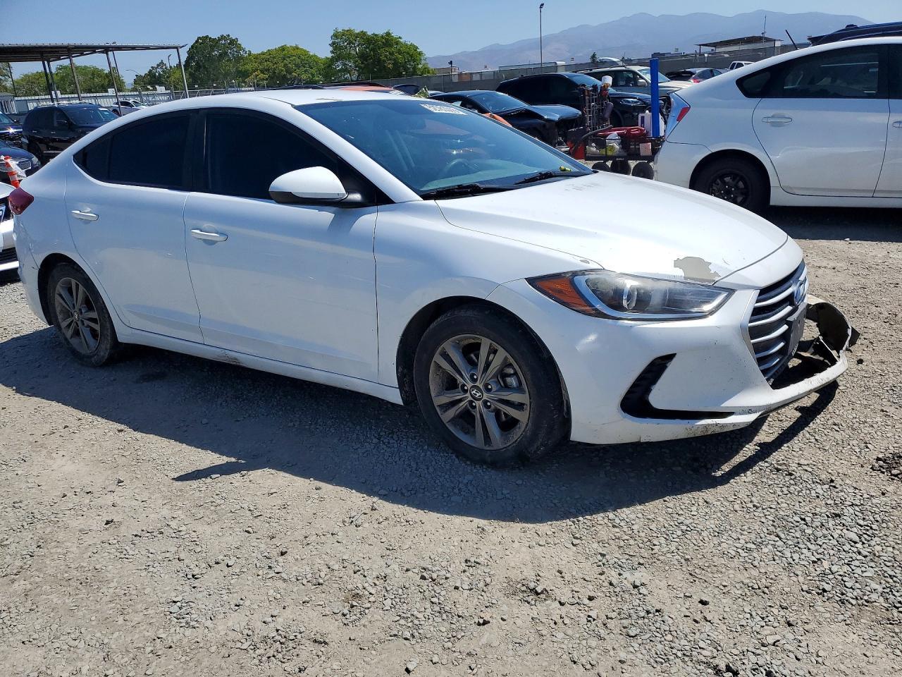 2018 Hyundai Elantra, Sel