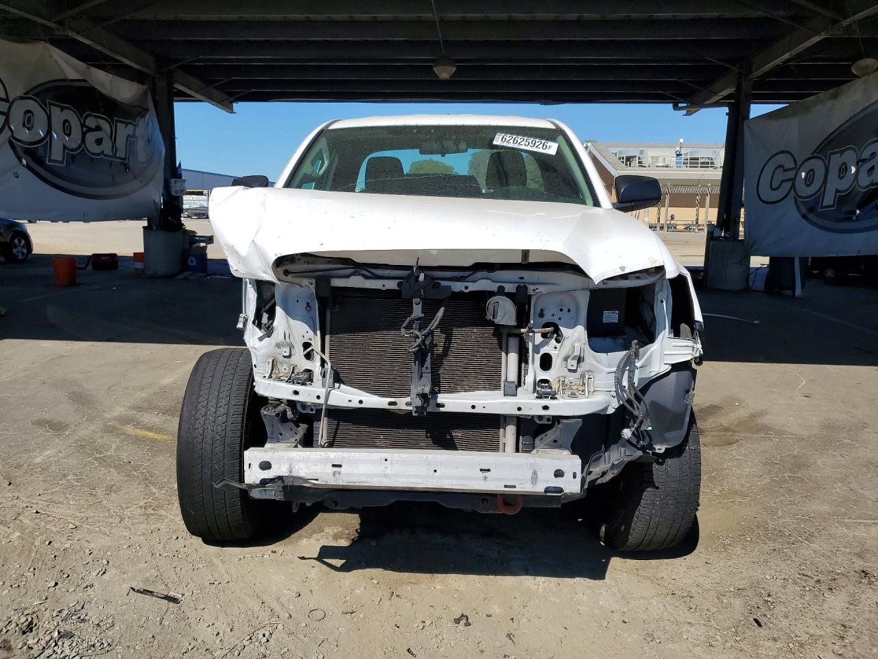 2016 Toyota Tacoma, SR