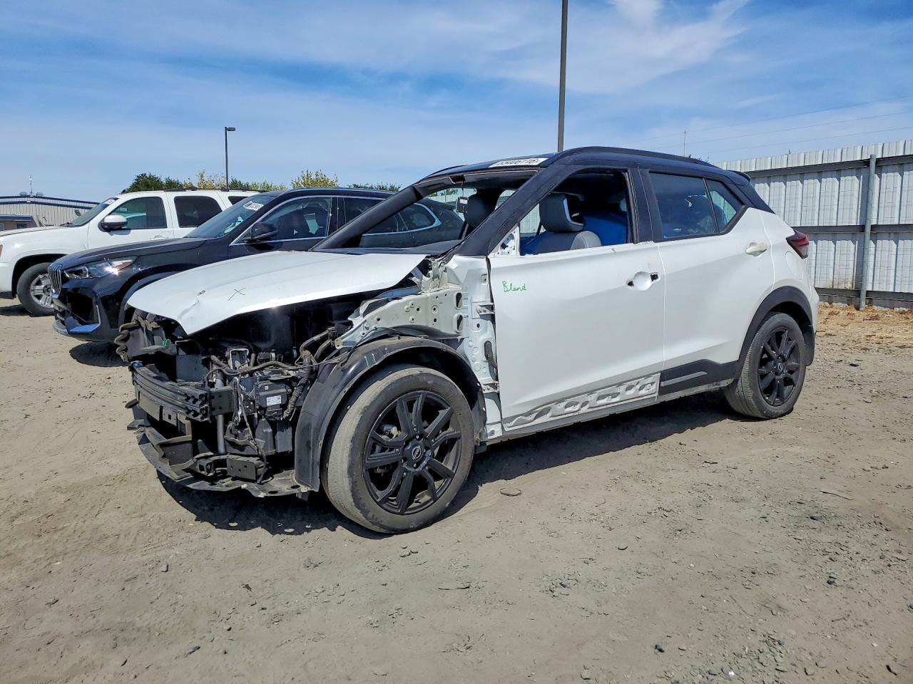2023 Nissan Kicks, SR