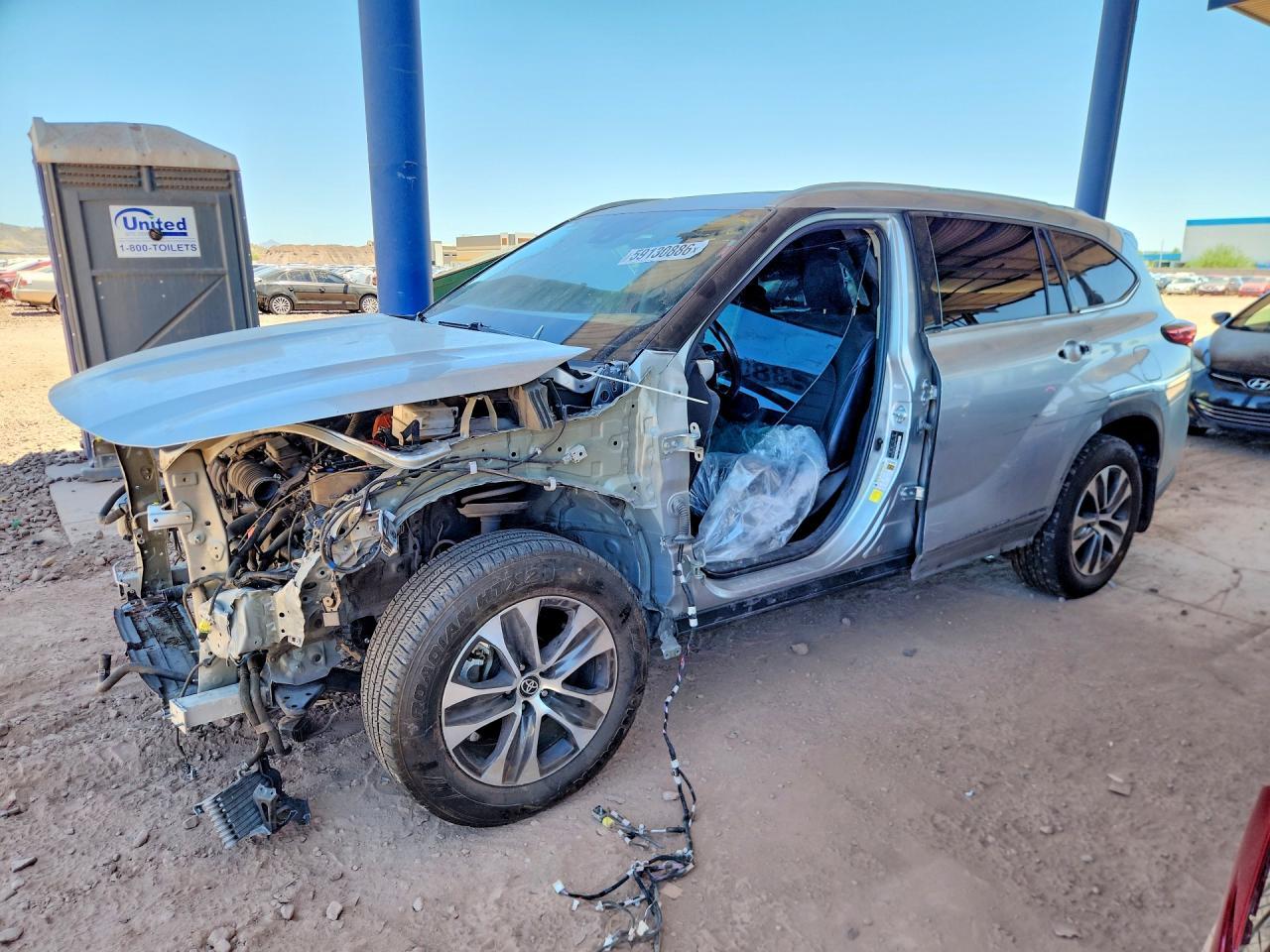 2022 Toyota Highlander, Xle