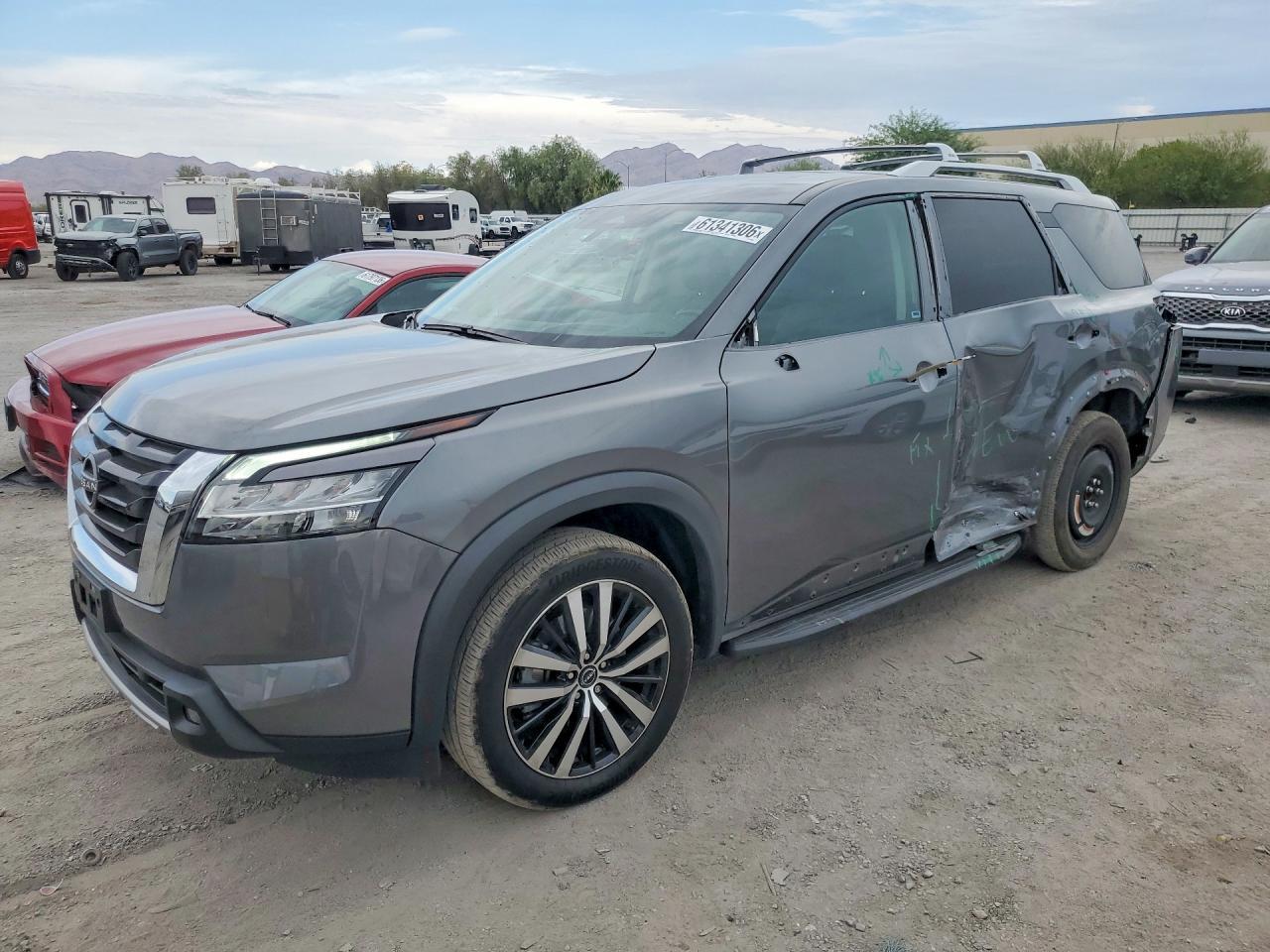 2023 Nissan Pathfinder, Platinum