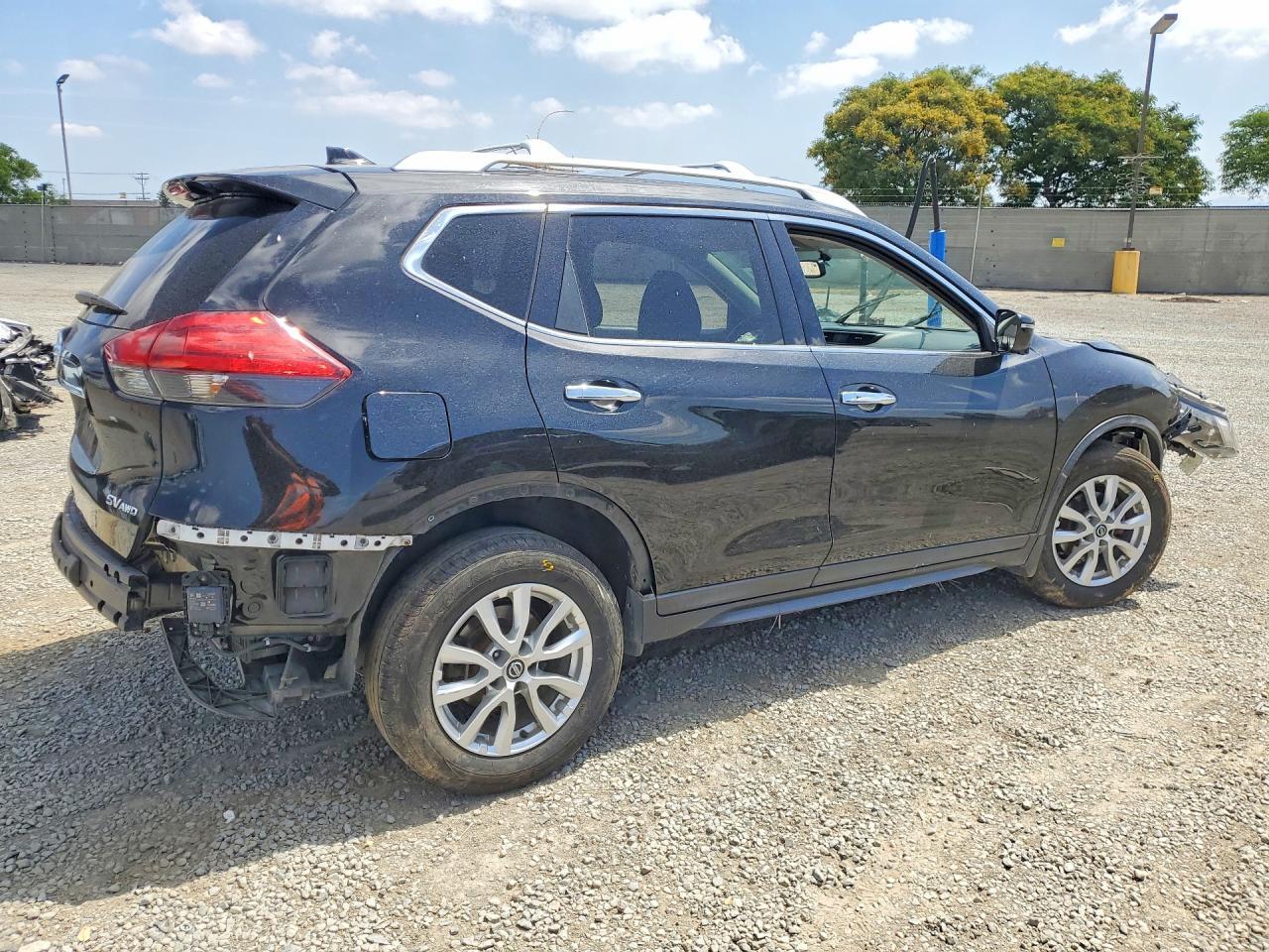 2017 Nissan Rogue, SV