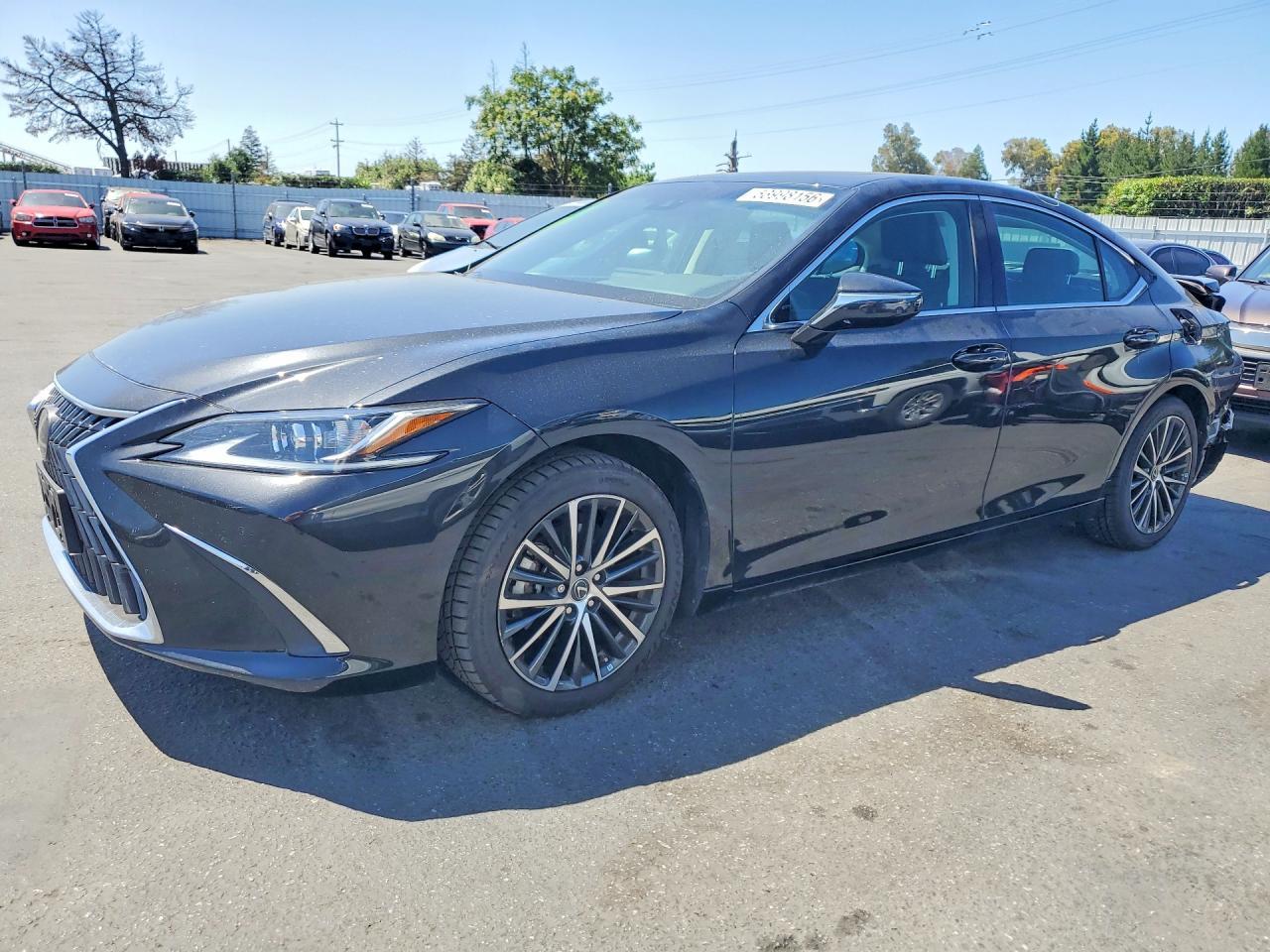 2022 Lexus ES, Base