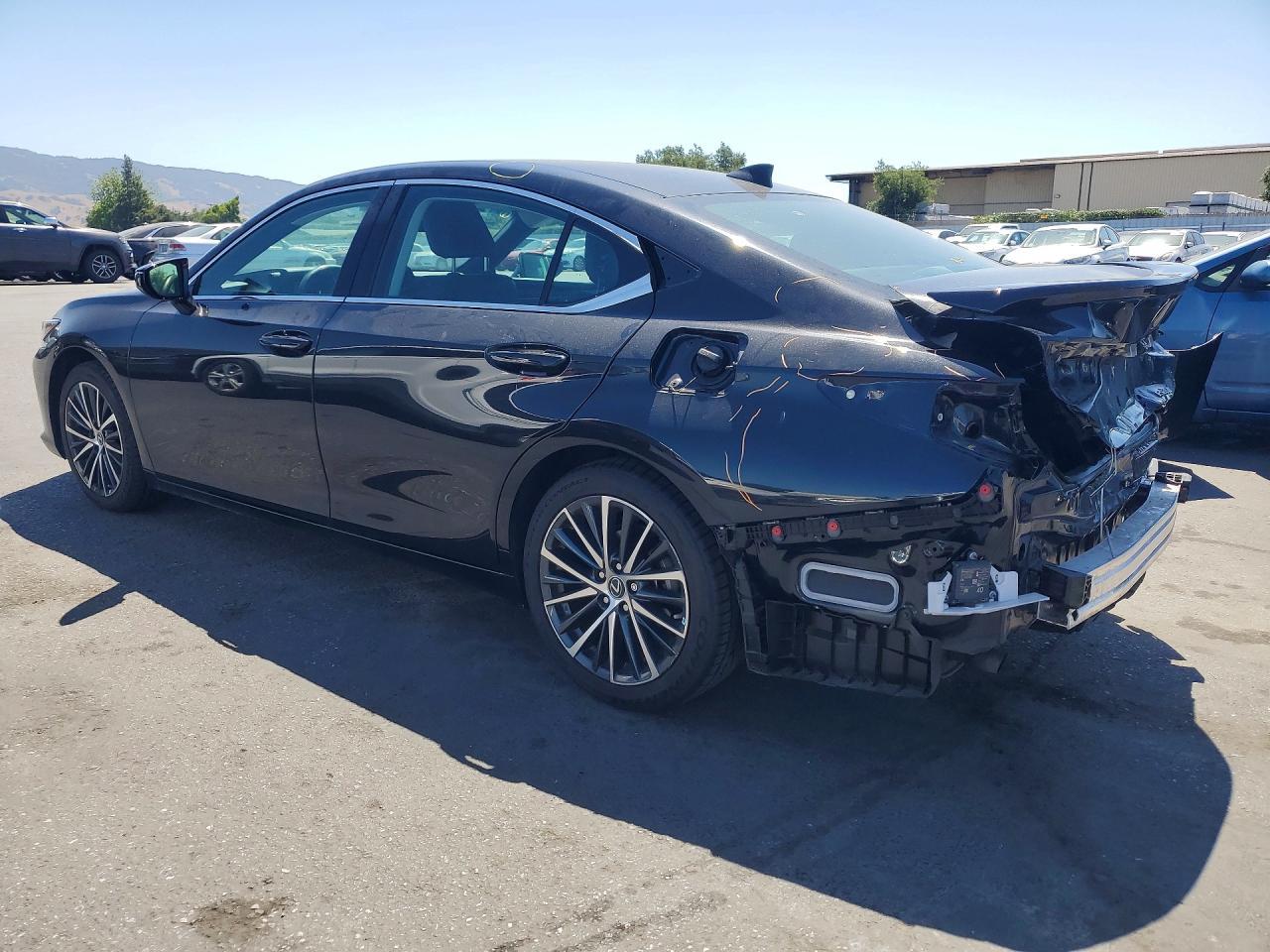 2022 Lexus ES, Base