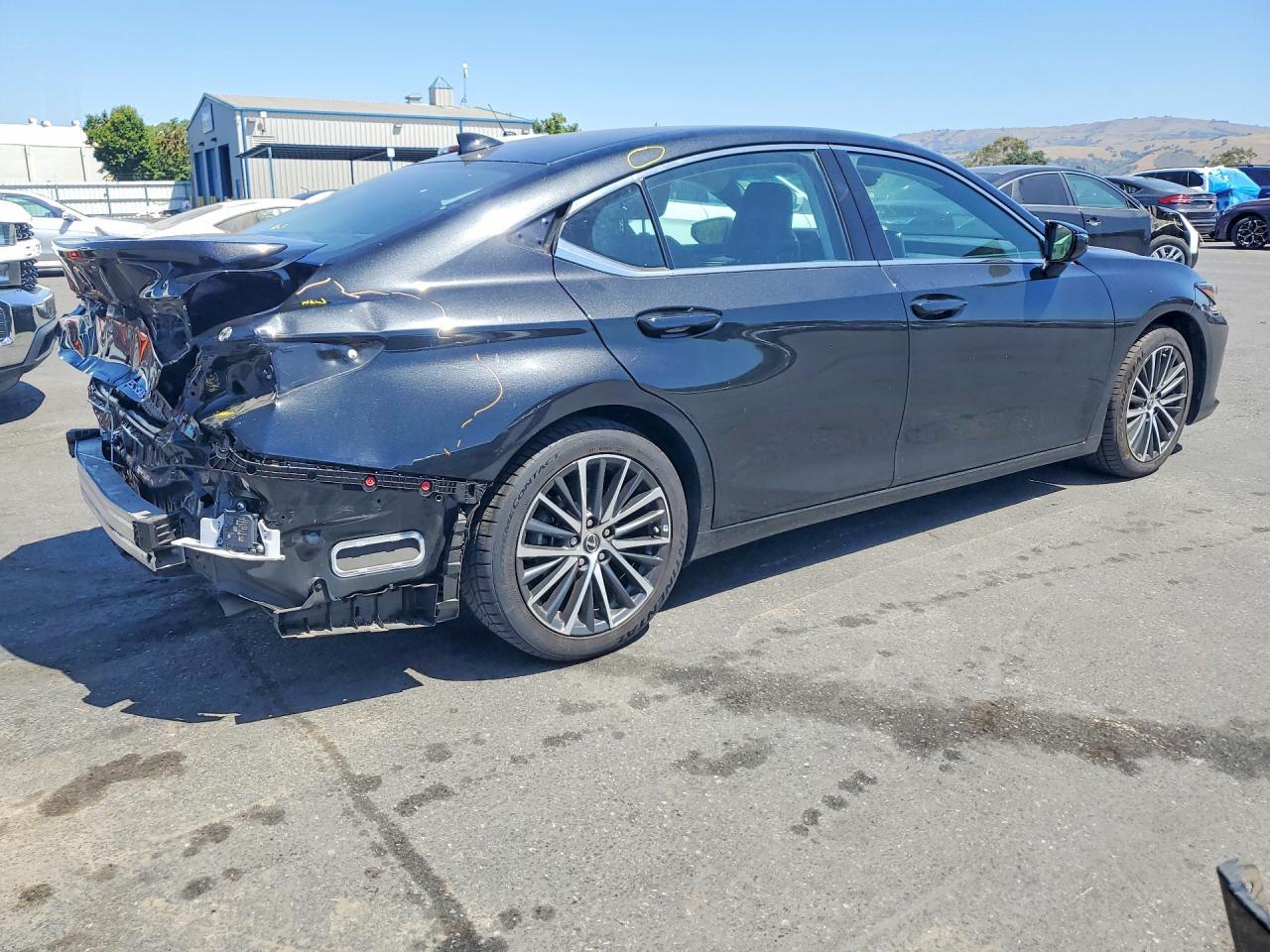 2022 Lexus ES, Base