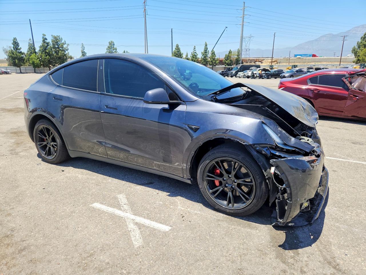2025 Tesla MODEL Y