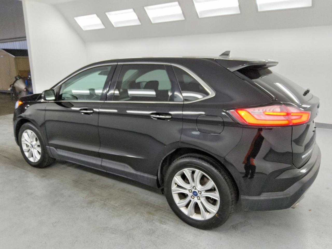 2022 Ford Edge, Titanium